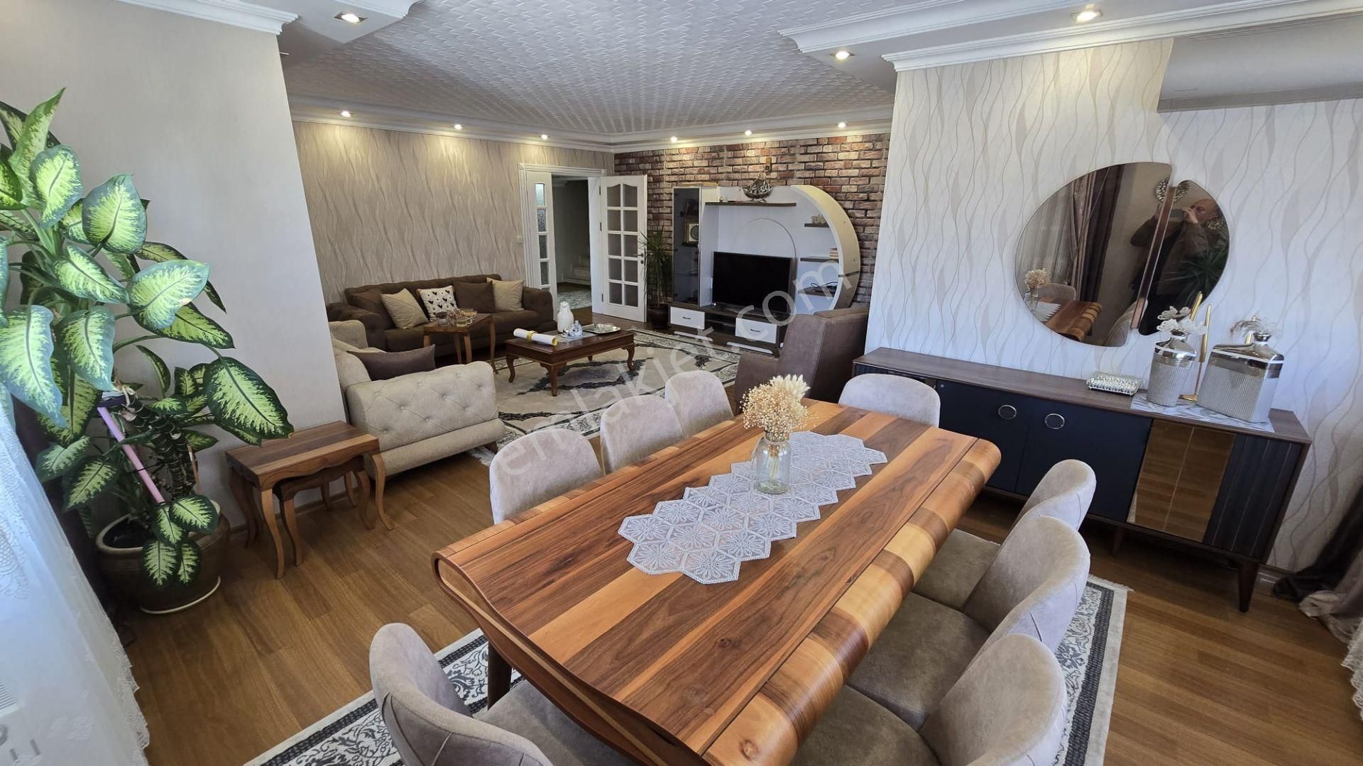 Beylikdüzü Adnan Kahveci Mah. 200 M² İçi Yapılı 4+2 Dubleks Daire - Görsel 4