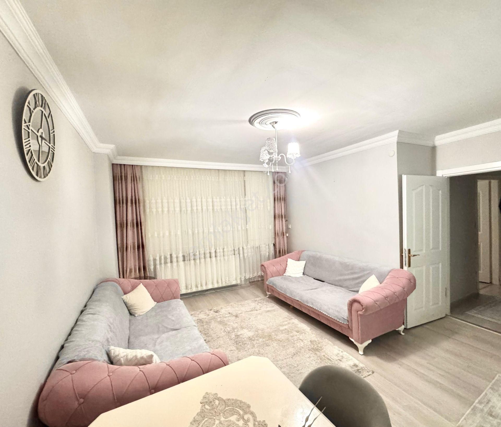 Metroya 1 Dk Mesafede Açık Cepheli Geniş Kullanışlı Daire - Görsel 2