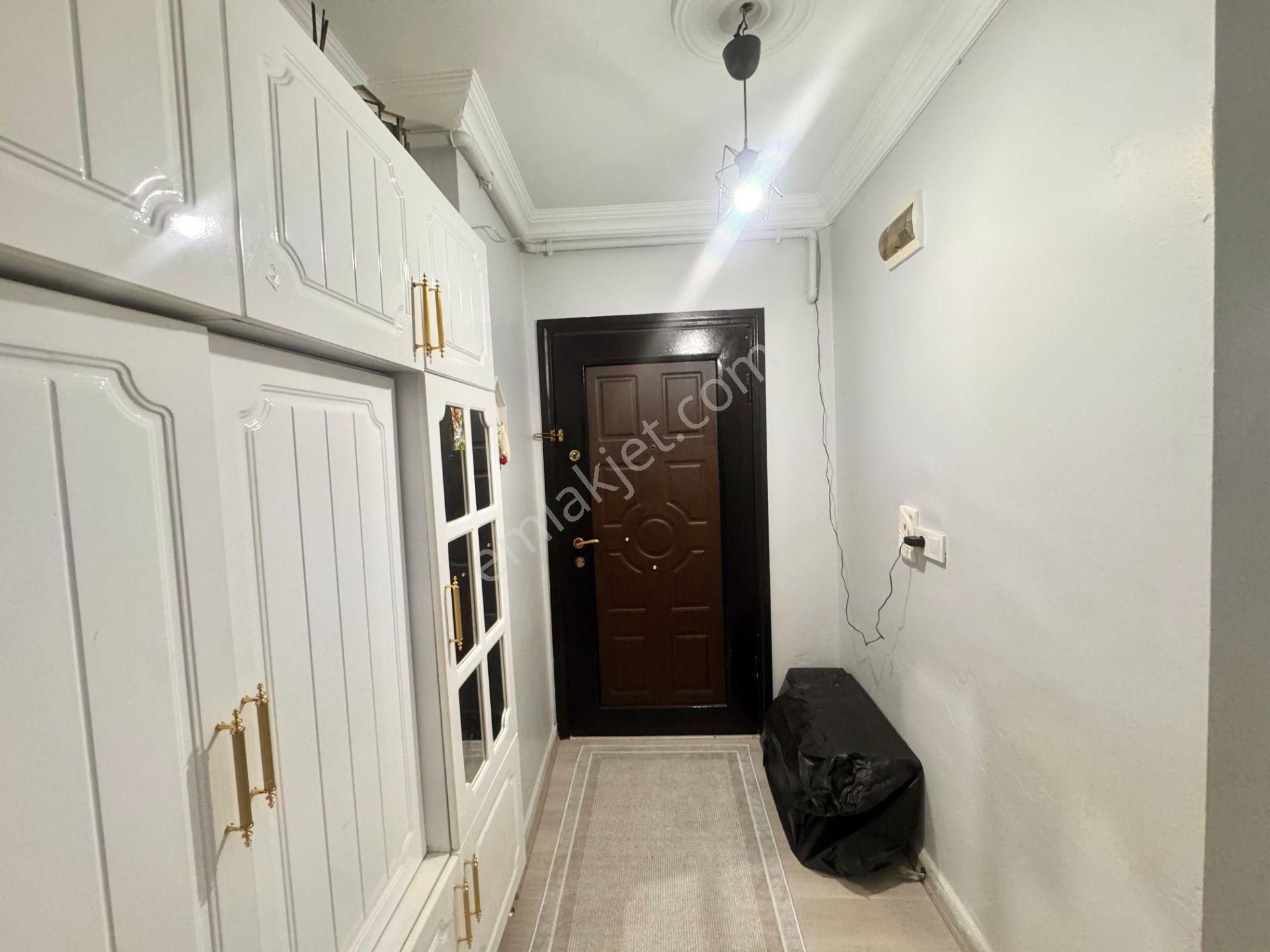 Metroya 1 Dk Mesafede Açık Cepheli Geniş Kullanışlı Daire - Görsel 16