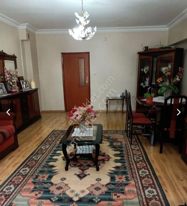 Fatih'in Kalbinde 3+1 Ara Kat Satılık Daire - Görsel 2