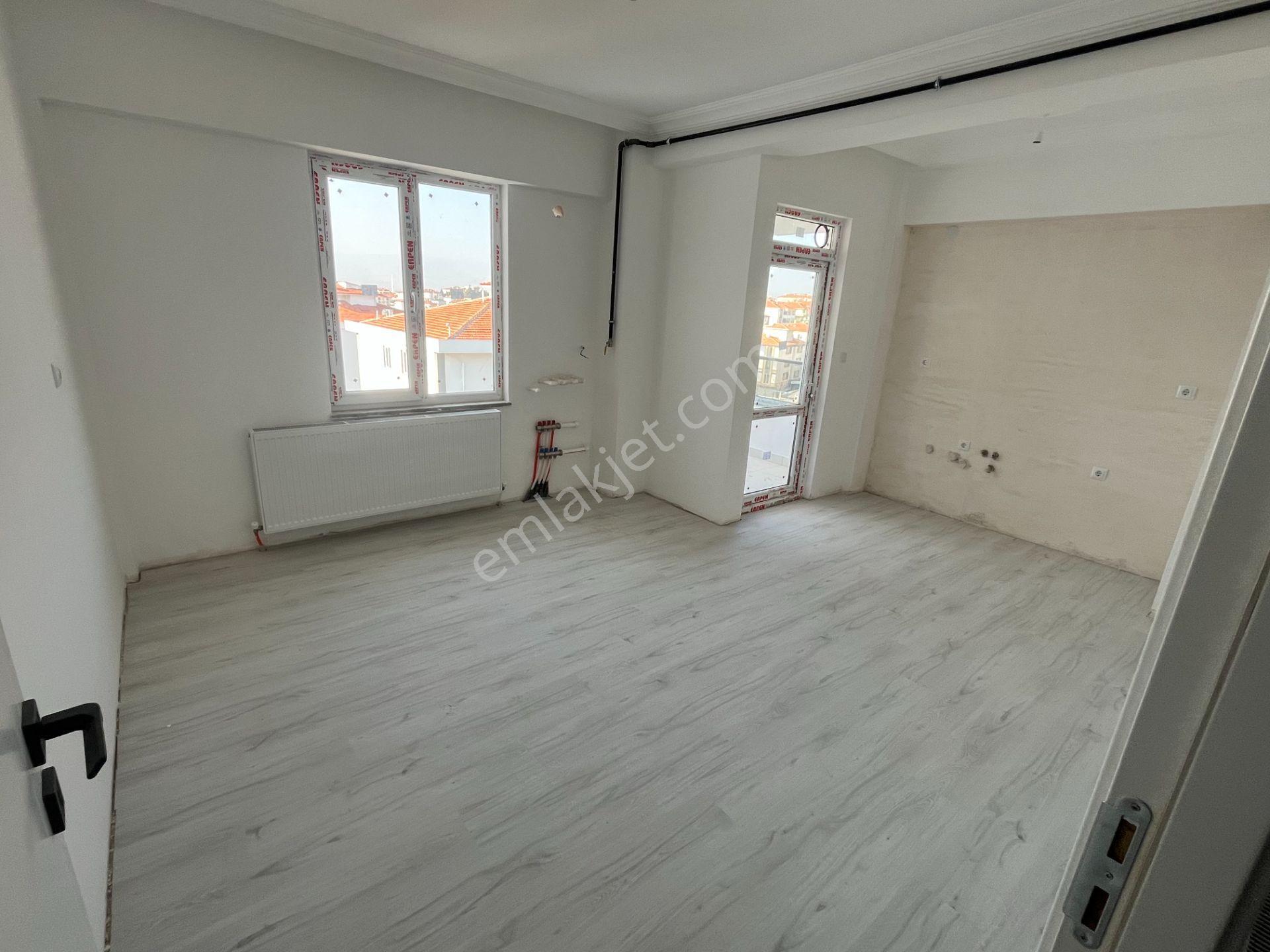Çorum Cengiz Yapı-yavruturna Orta Okulu Civarı Satılık 1+1 Daire