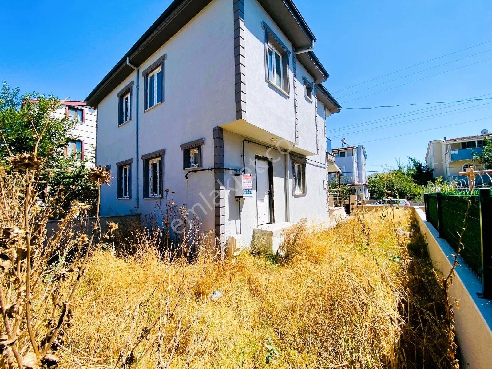 Yeniçiftlikte Denize Çok Yakın Mesafede Merkezi Konumda 2+1 Villa Yazlık - Görsel 5