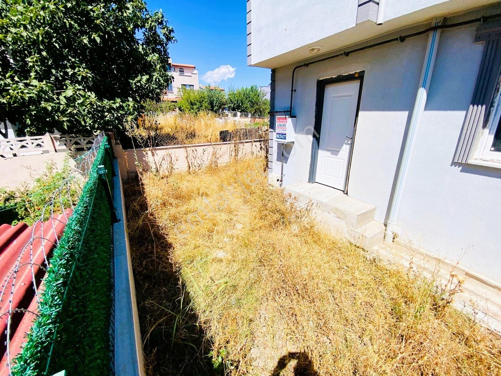 Yeniçiftlikte Denize Çok Yakın Mesafede Merkezi Konumda 2+1 Villa Yazlık - Görsel 19