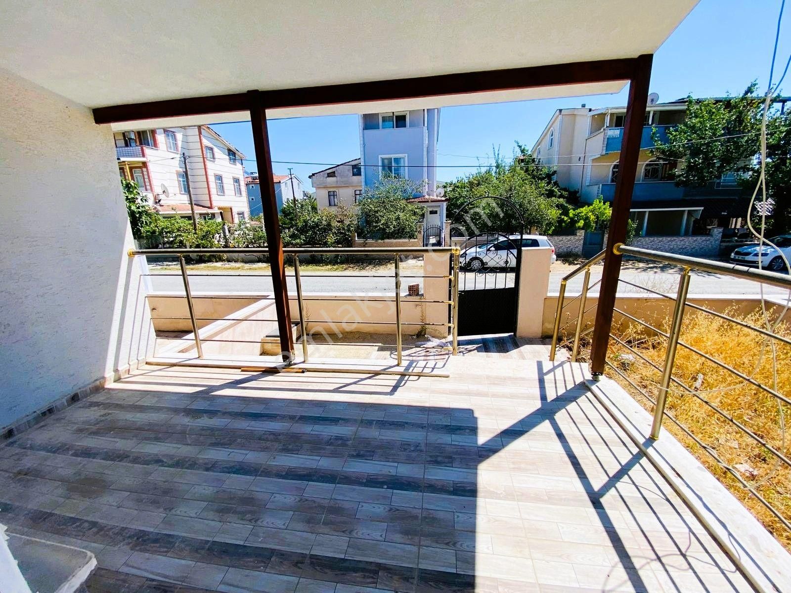 Yeniçiftlikte Denize Çok Yakın Mesafede Merkezi Konumda 2+1 Villa Yazlık - Görsel 6