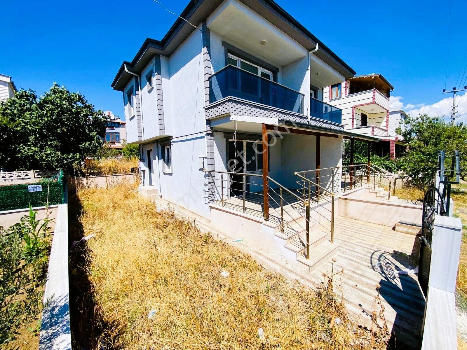 Yeniçiftlikte Denize Çok Yakın Mesafede Merkezi Konumda 2+1 Villa Yazlık - Görsel 4