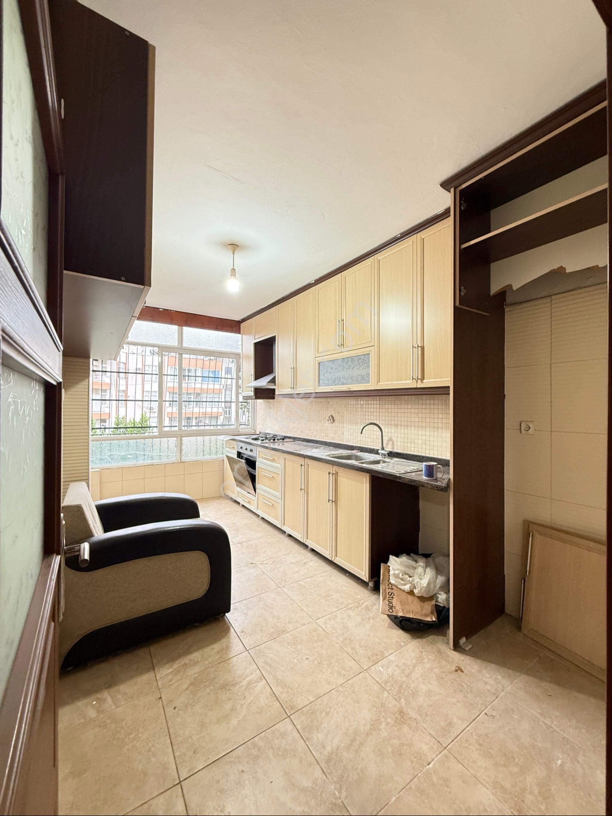 Remint’den Mahfesiğmaz Mahalelsinde 3*1 Kapalı Mutfak Dirrk Hasarsız Satılık Daire Kaçmaz Fiyat!!