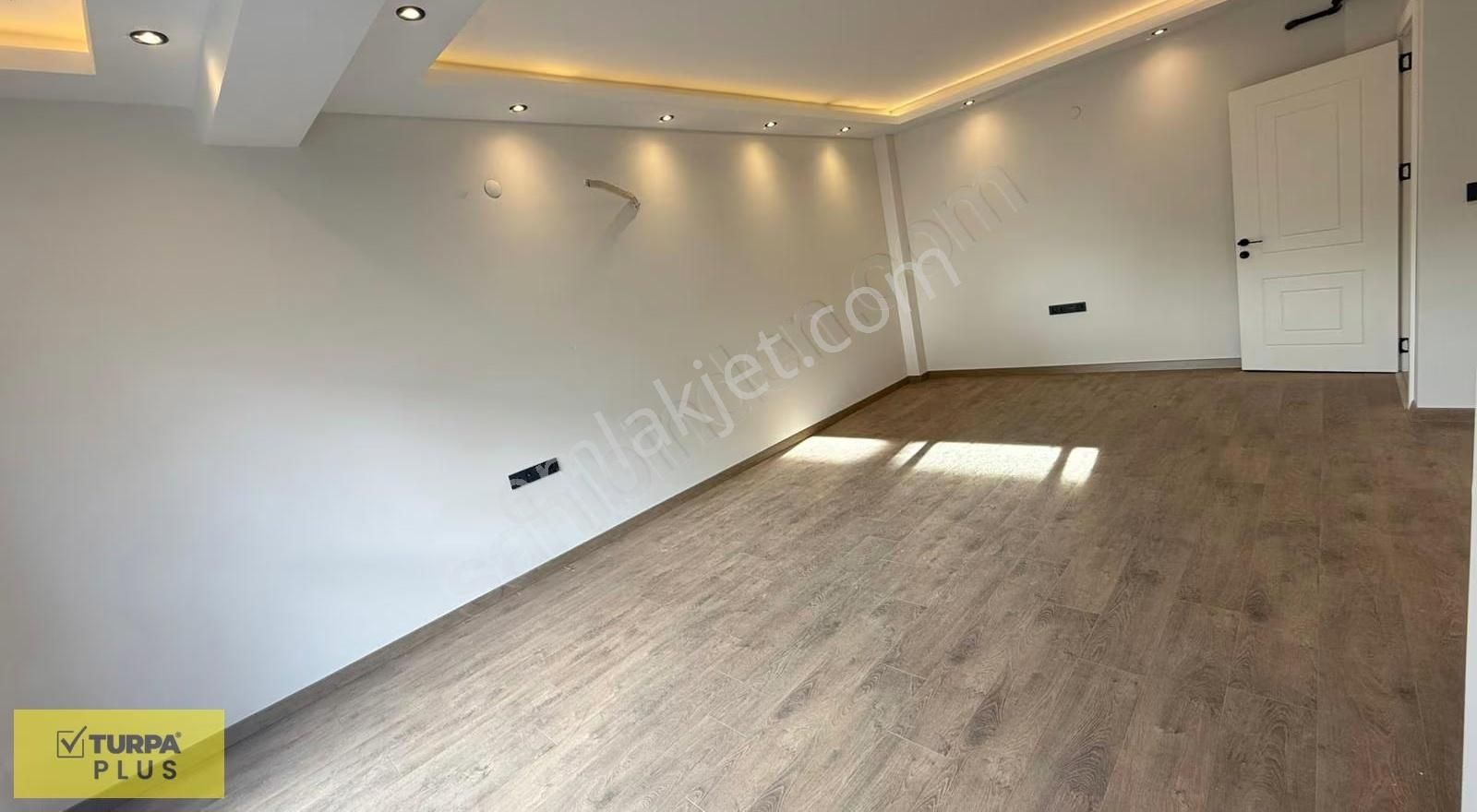 Bahçelievlere'de Yeni Bina'da Sıfır Ebeveyn Banyolu 3+1 Daire - Görsel 8