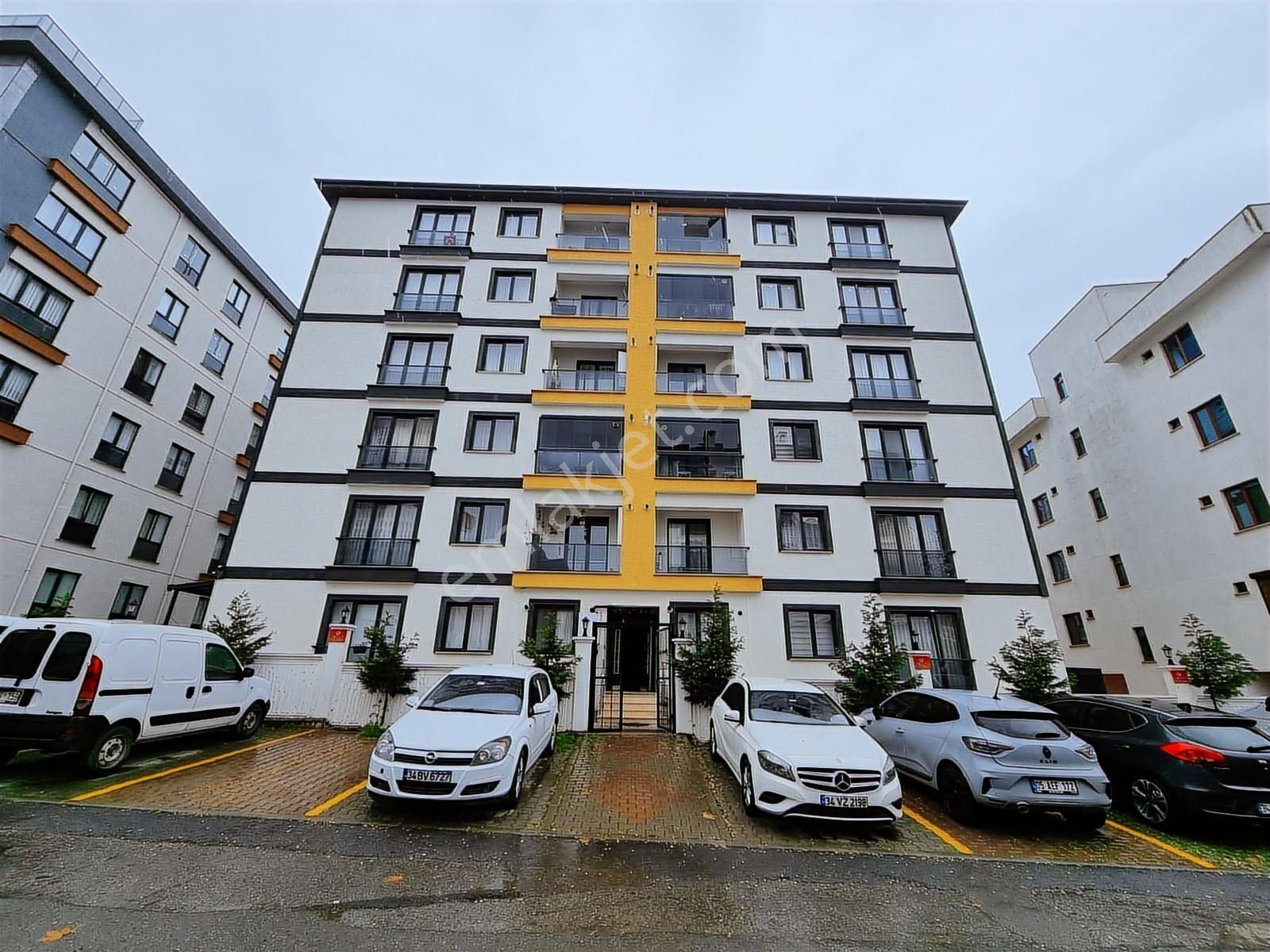 Tuzla Yayla Mahallesinde Merkezde 2+1 Satılık Fırsat Daire