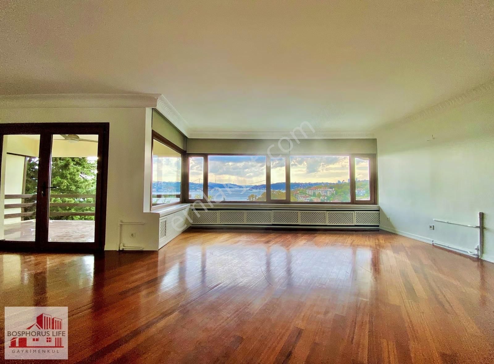 Yeniköy'de Panoramik Boğaz Manzaralı Özel Daire