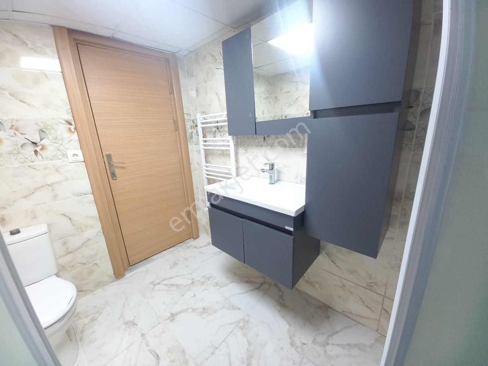 Bergama Fatih Mah Doğalgazlı Kapalı Mutfak Ara 2.kat 2+1 Geniş Kiralık Daire - Görsel 9