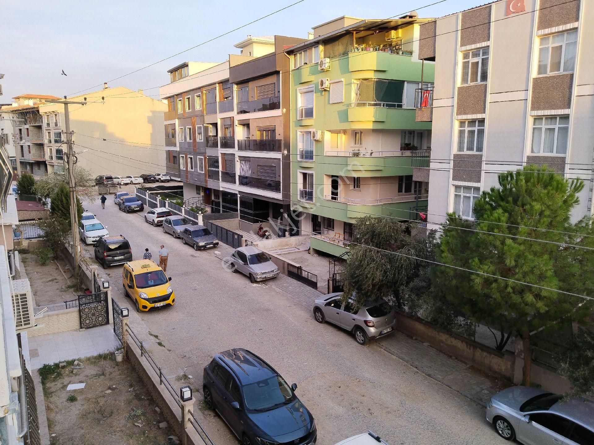 Bergama Fatih Mah Doğalgazlı Kapalı Mutfak Ara 2.kat 2+1 Geniş Kiralık Daire - Görsel 14