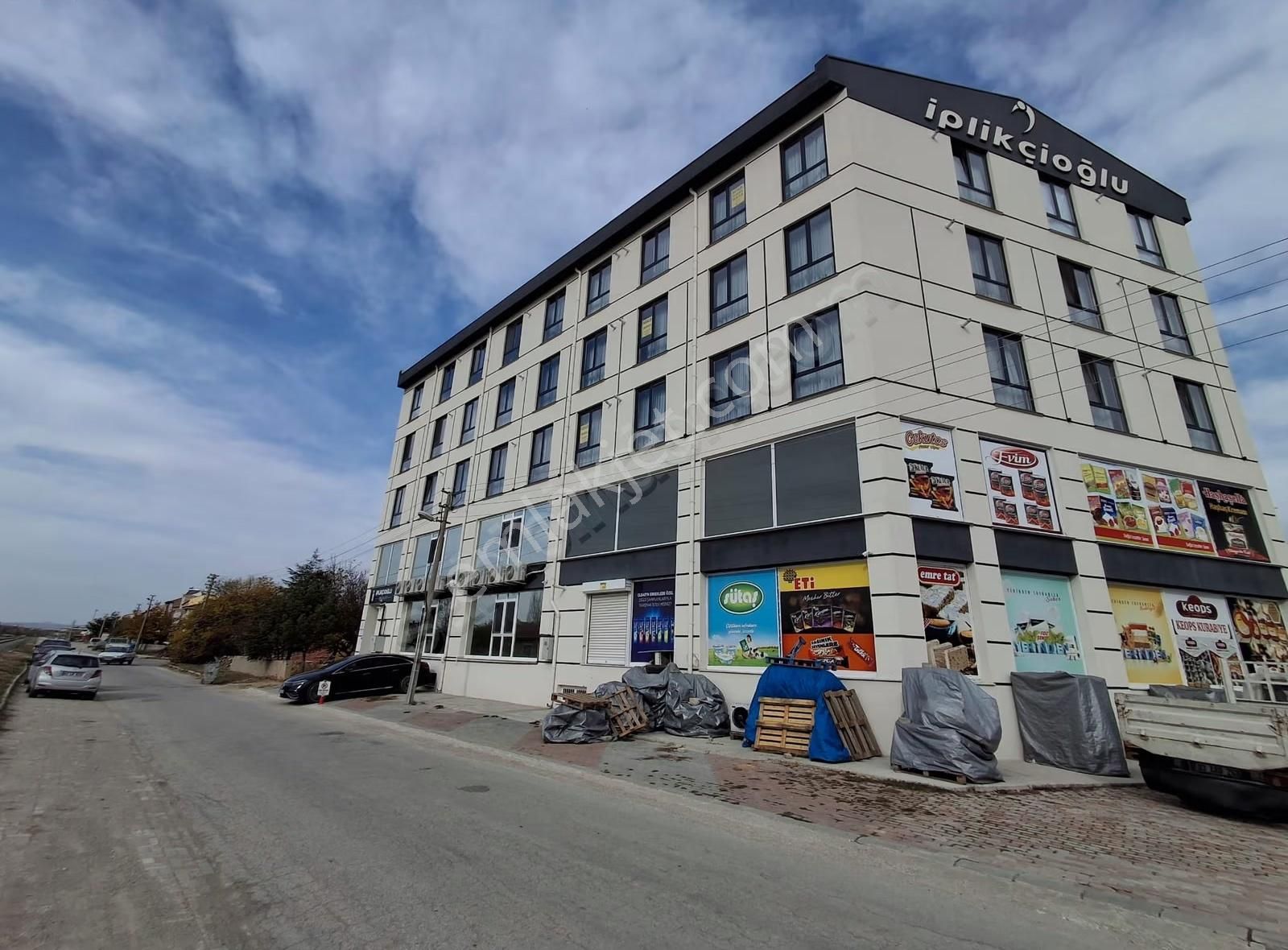 Satılık 2+1 Eşyalı Lüks Daire Üniversite Yolu Arakat Cadde Üstü - Görsel 5