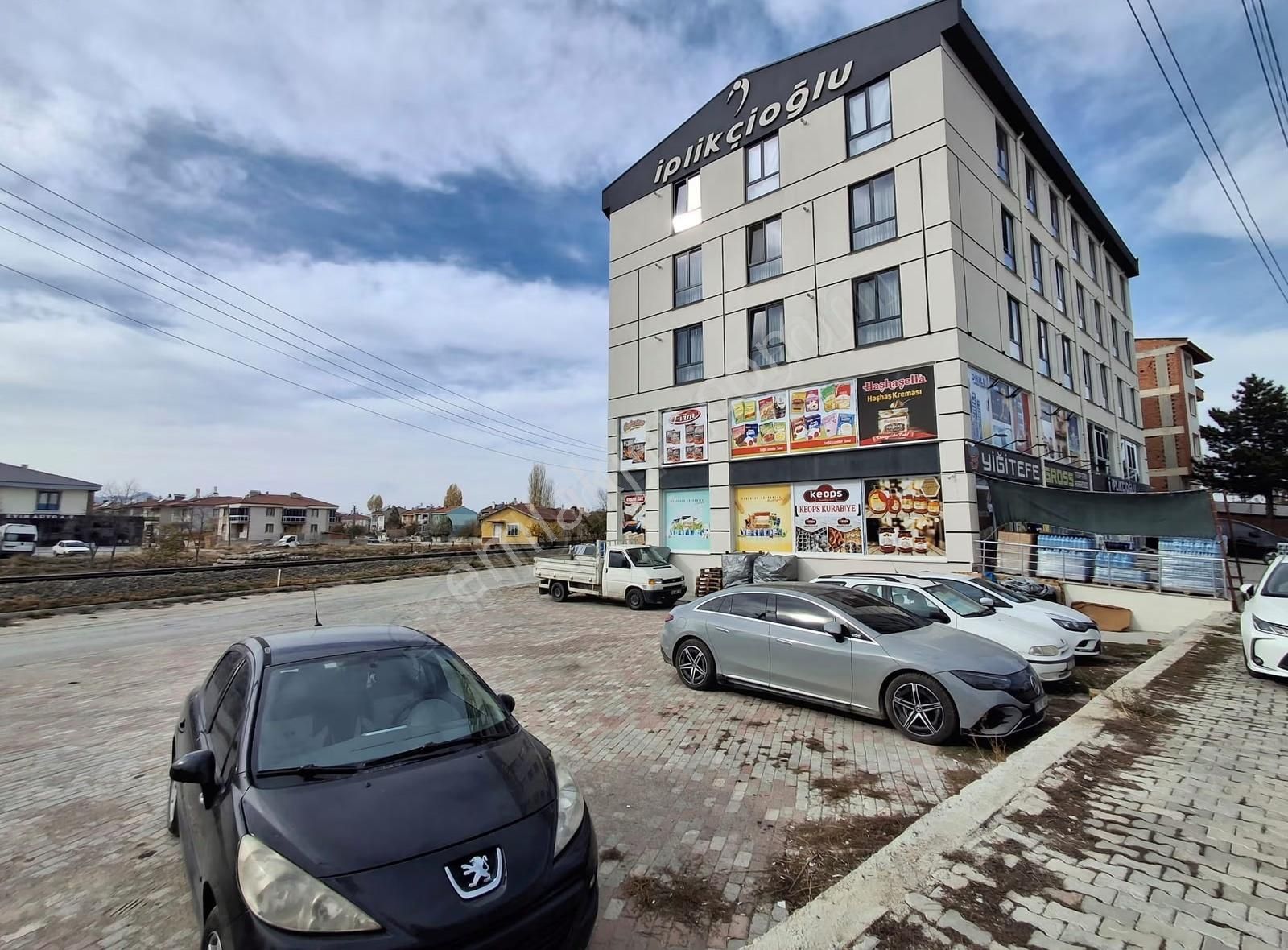 Satılık 2+1 Eşyalı Lüks Daire Üniversite Yolu Arakat Cadde Üstü - Görsel 13