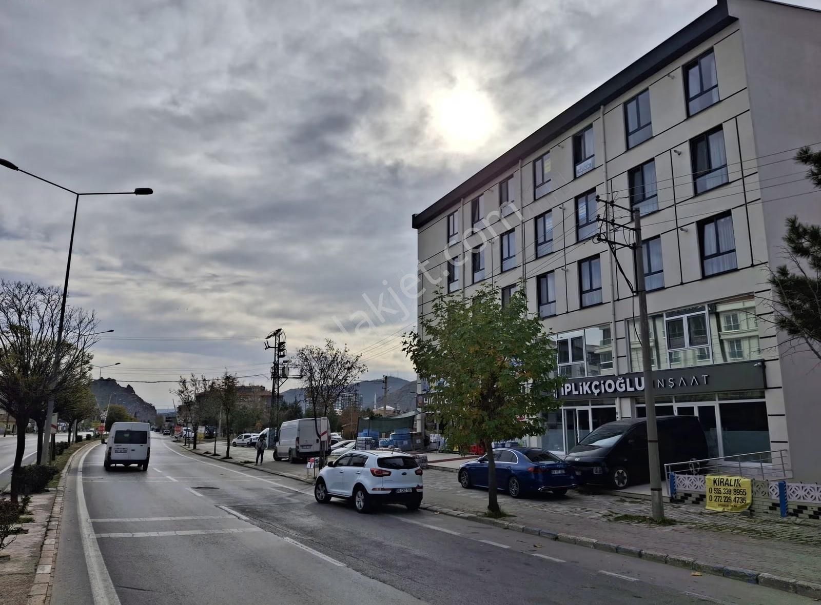 Satılık 2+1 Eşyalı Lüks Daire Üniversite Yolu Arakat Cadde Üstü - Görsel 14