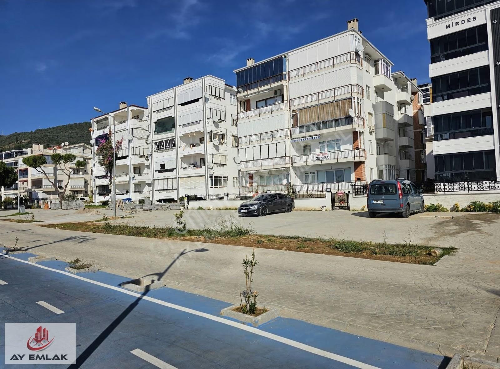 Ay Emlak'tan Denize 30 Metre Mesafede 2+1 Ara Kat Daire - Görsel 2