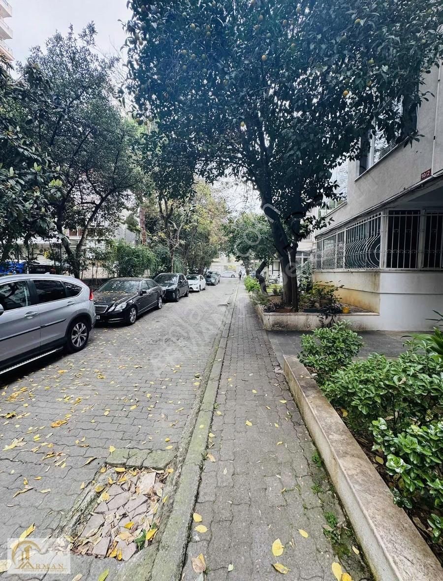 Kadıköy'ün Denize Açılan Sokağında Yenilenmiş Ferah