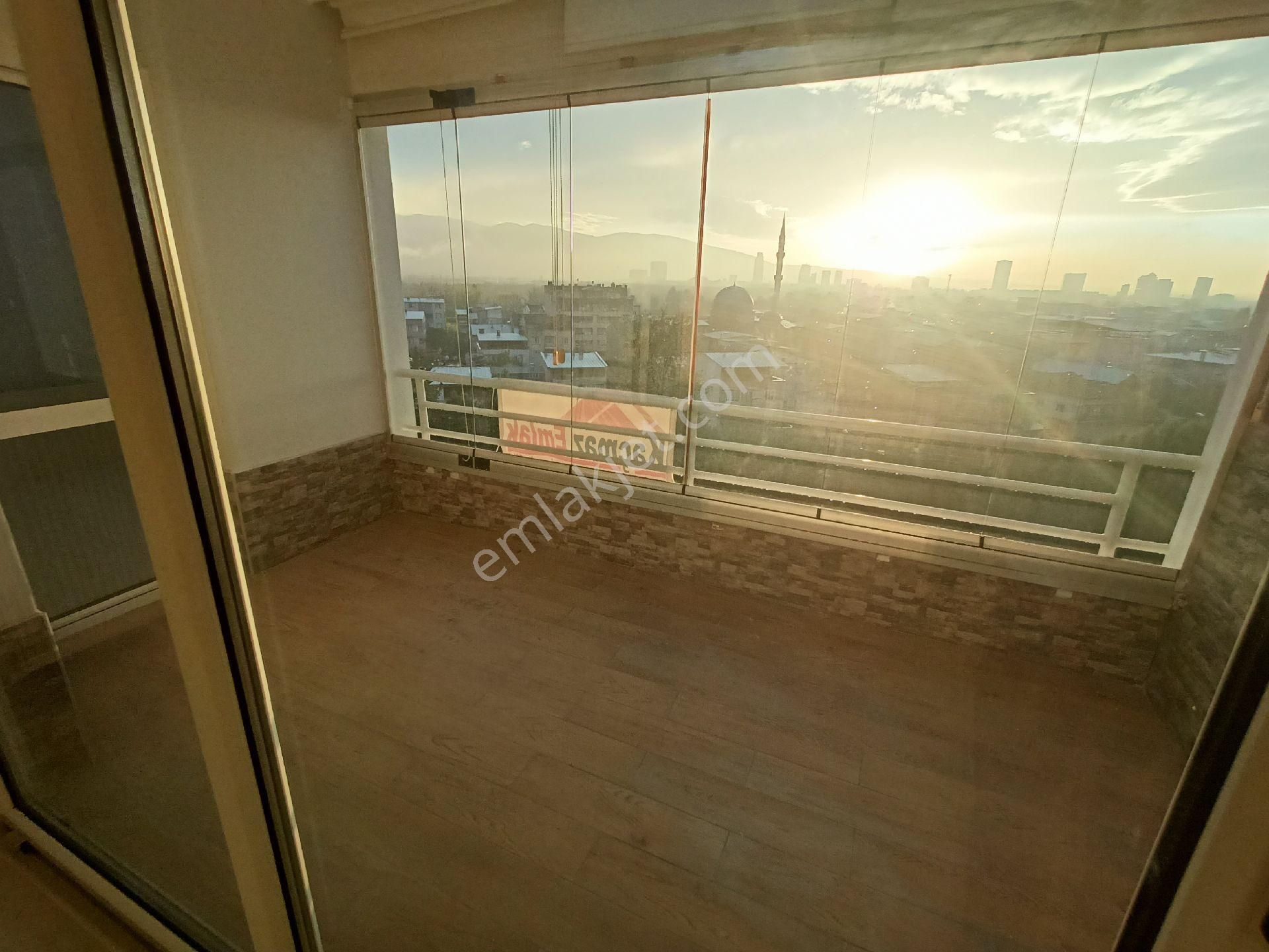 Kaçmaz Emlak Cumhuriyet Mah.yasemin Park Kiralık Manzaralı 3+1 Daire - Görsel 6