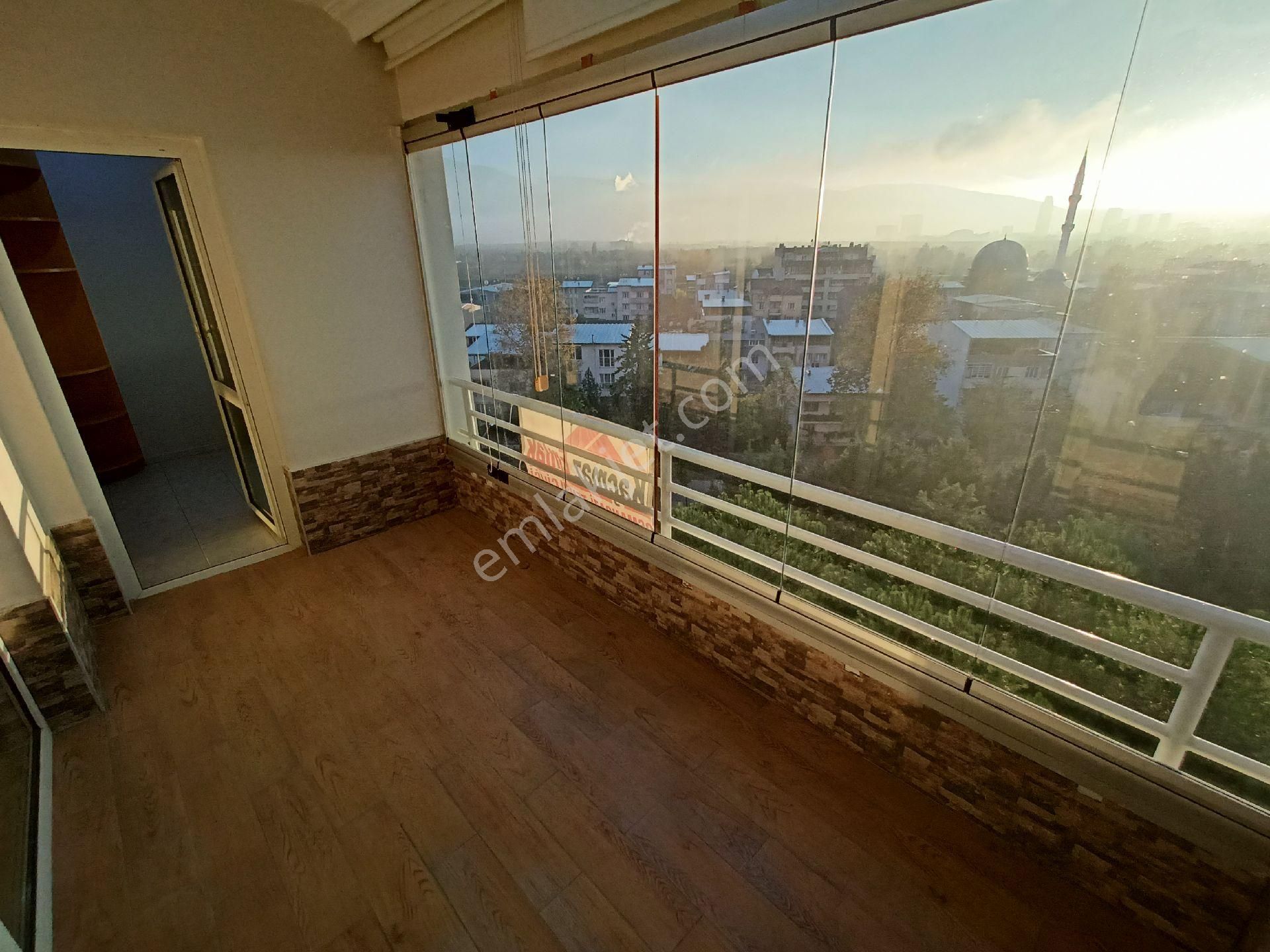 Kaçmaz Emlak Cumhuriyet Mah.yasemin Park Kiralık Manzaralı 3+1 Daire - Görsel 12