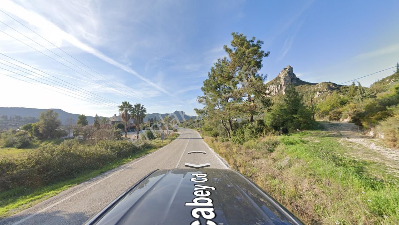 Taşağılda Merkeze 900m, 1.046m² Konut+ticari Satılık Arsa