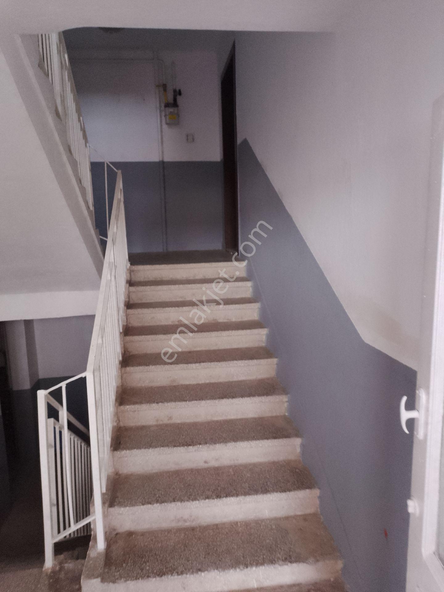🏡sahibinden Satılık Gülşehir Kooperatif Evlerinde Bakımlı Yapılı 1. Kat 3+1 Daire - Görsel 2