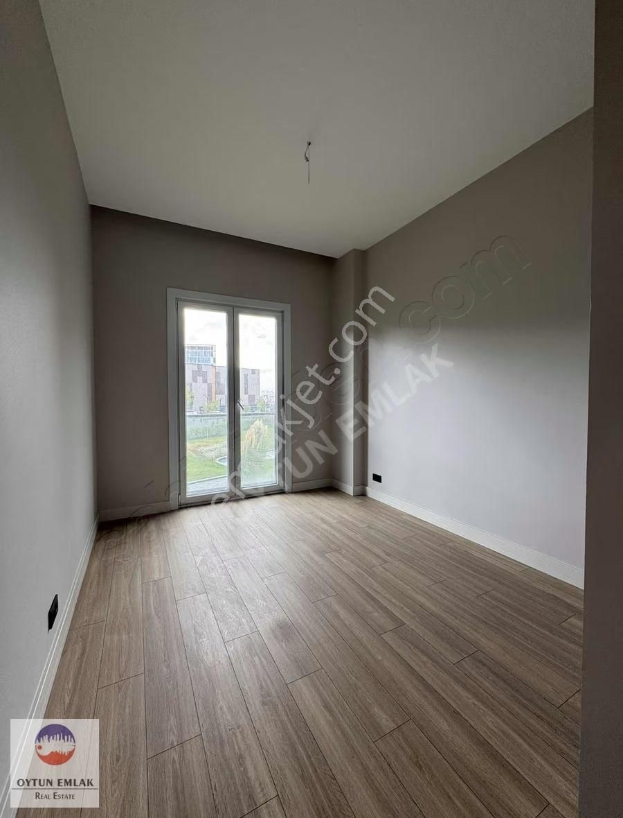Tema İstanbul 2 Peyzaj Manzaralı Kiralık Büyük 3+1 Daire 198 M² - Görsel 33