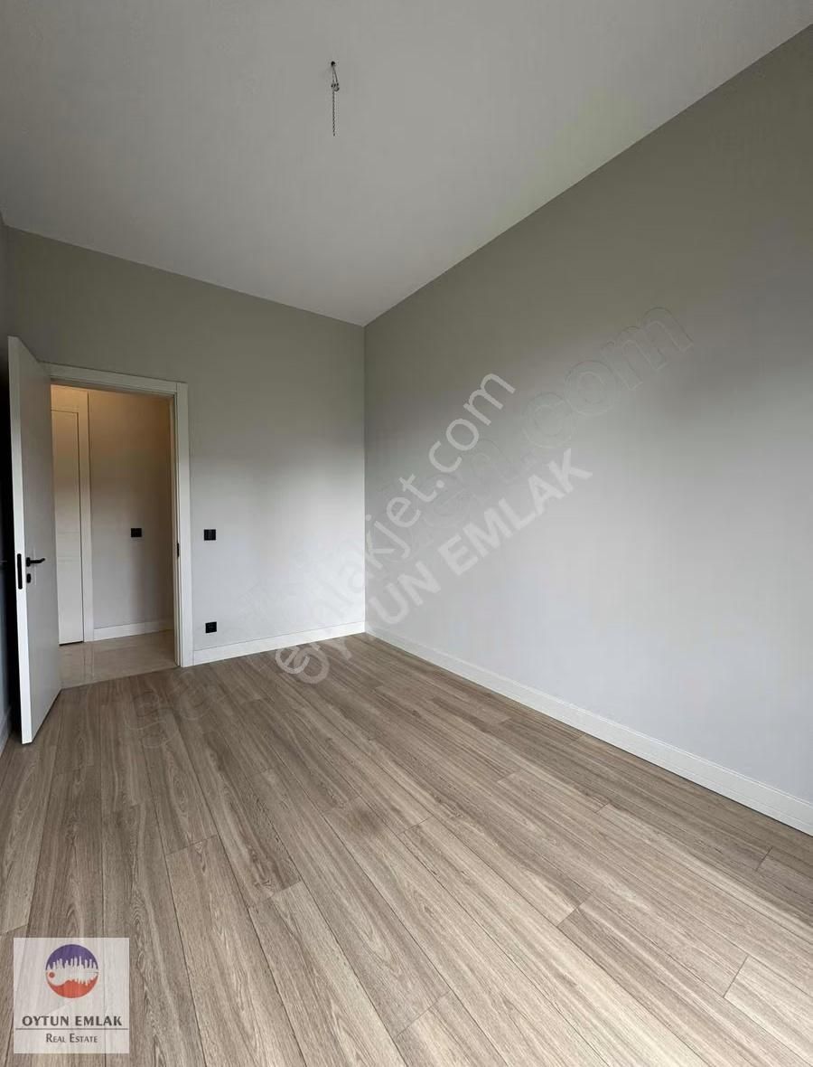 Tema İstanbul 2 Peyzaj Manzaralı Kiralık Büyük 3+1 Daire 198 M² - Görsel 24