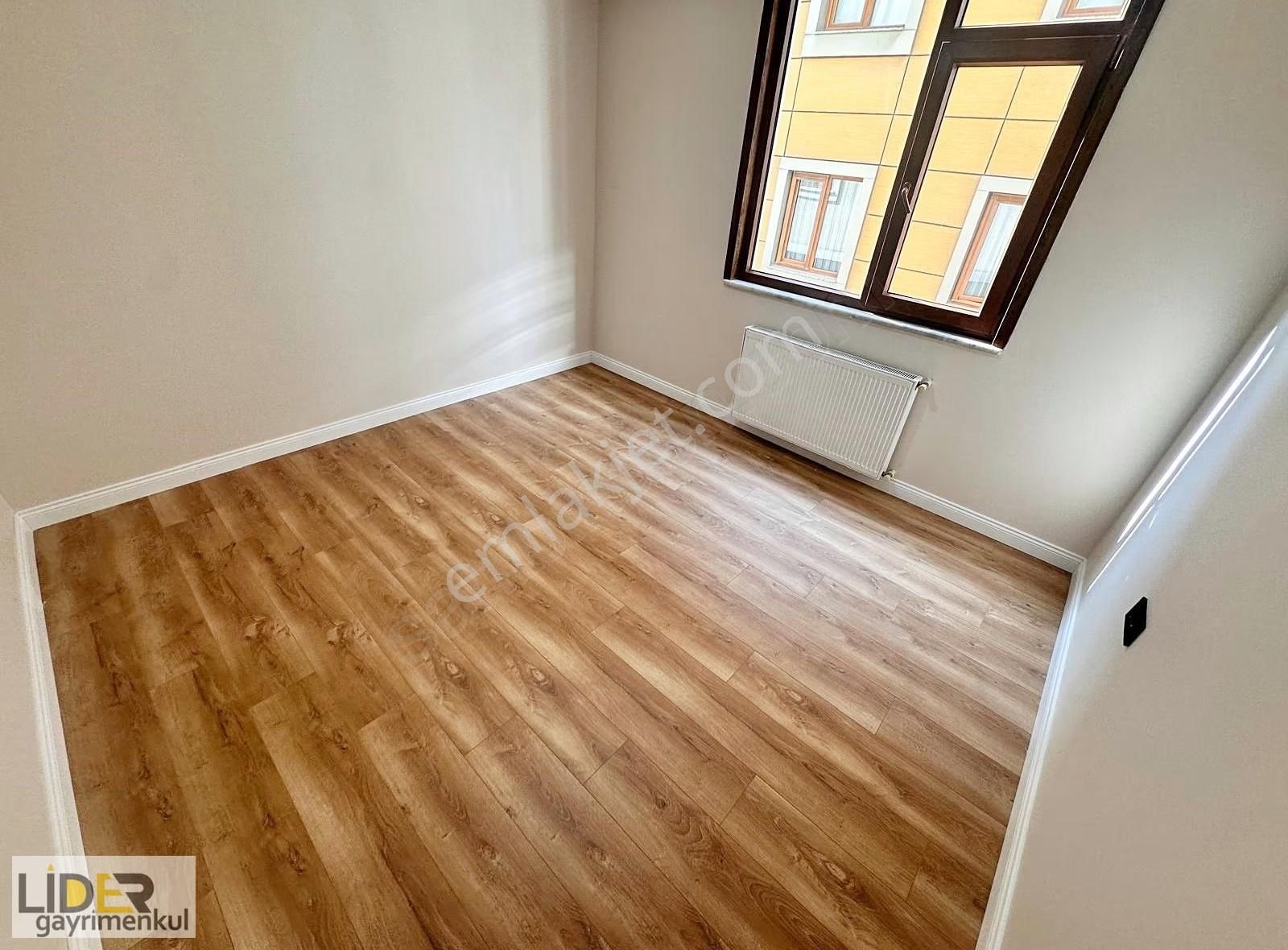 Lider'den Küçükyalı'da Marmaray Metro Yakın Ön Köşe Balkonlu 2+1 - Görsel 3