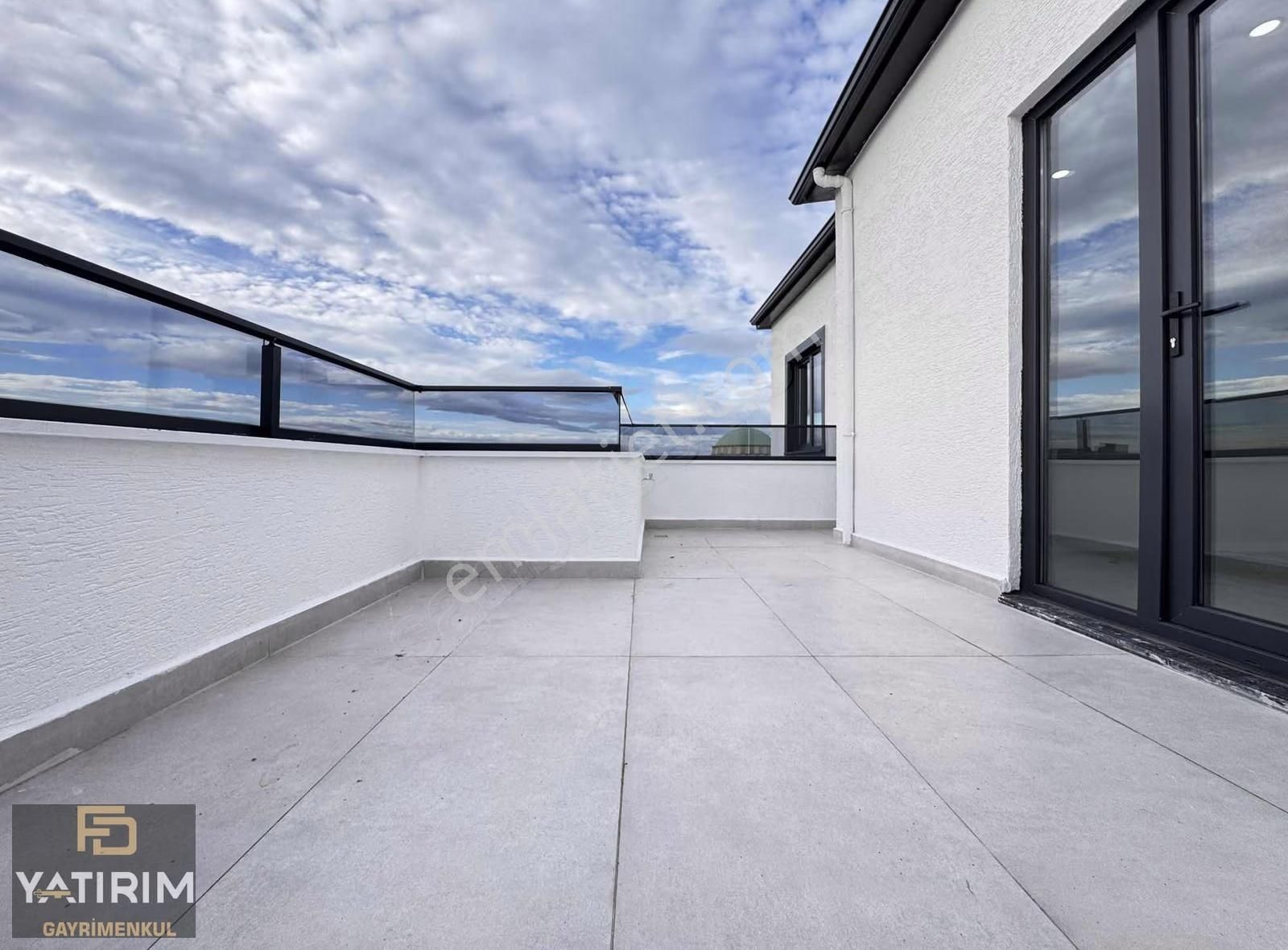 Darıca Merkezde Deniz Manzaralı 4+1 245 M2 K.otoparklı Dubleks - Görsel 31