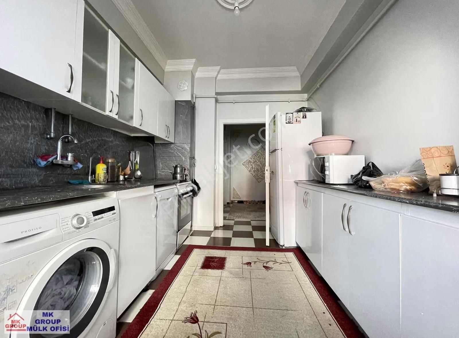 Papatya Caddesi Üzerinde Geniş Oturumlu Eşyalı Satılık 3+1 Daire - Görsel 6