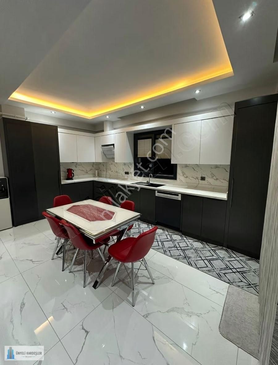 Yenişafakda Satılık Lüks Daire - Görsel 11