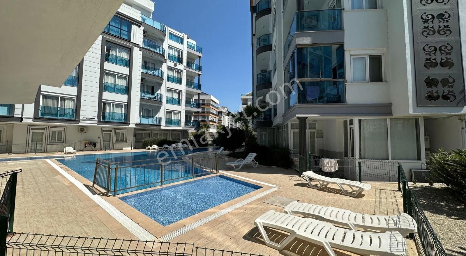 Hurmada Elit Sitede Havuzlu Eşyalı Satılık 3+1 Daire