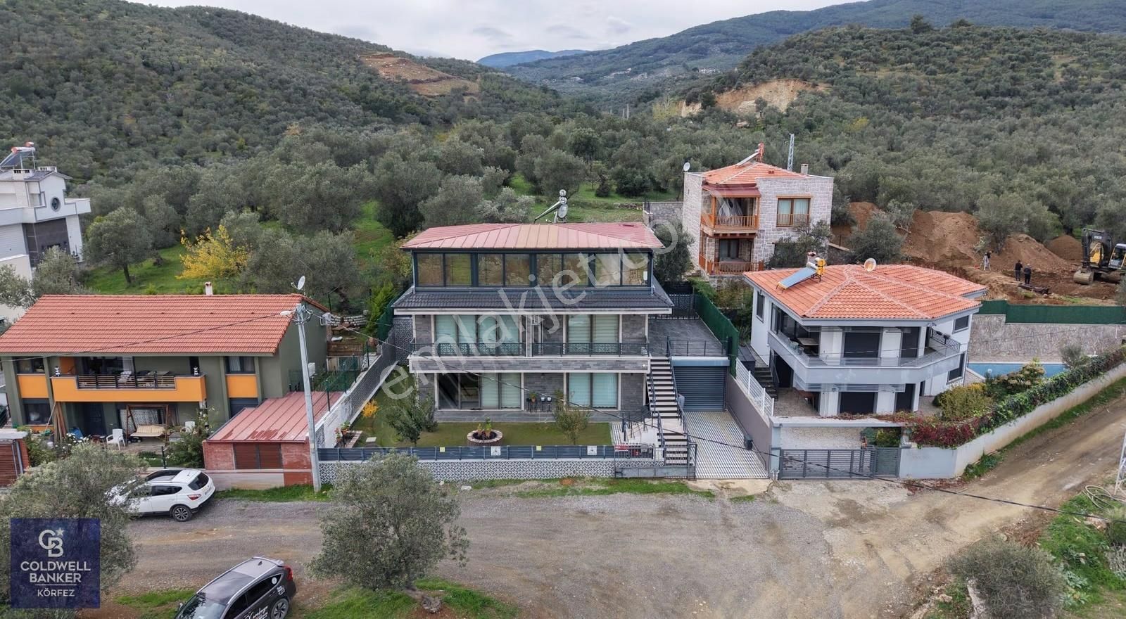 Güre'de Tam Müstakil, Full Eşyalı Triplex Villa - Görsel 33