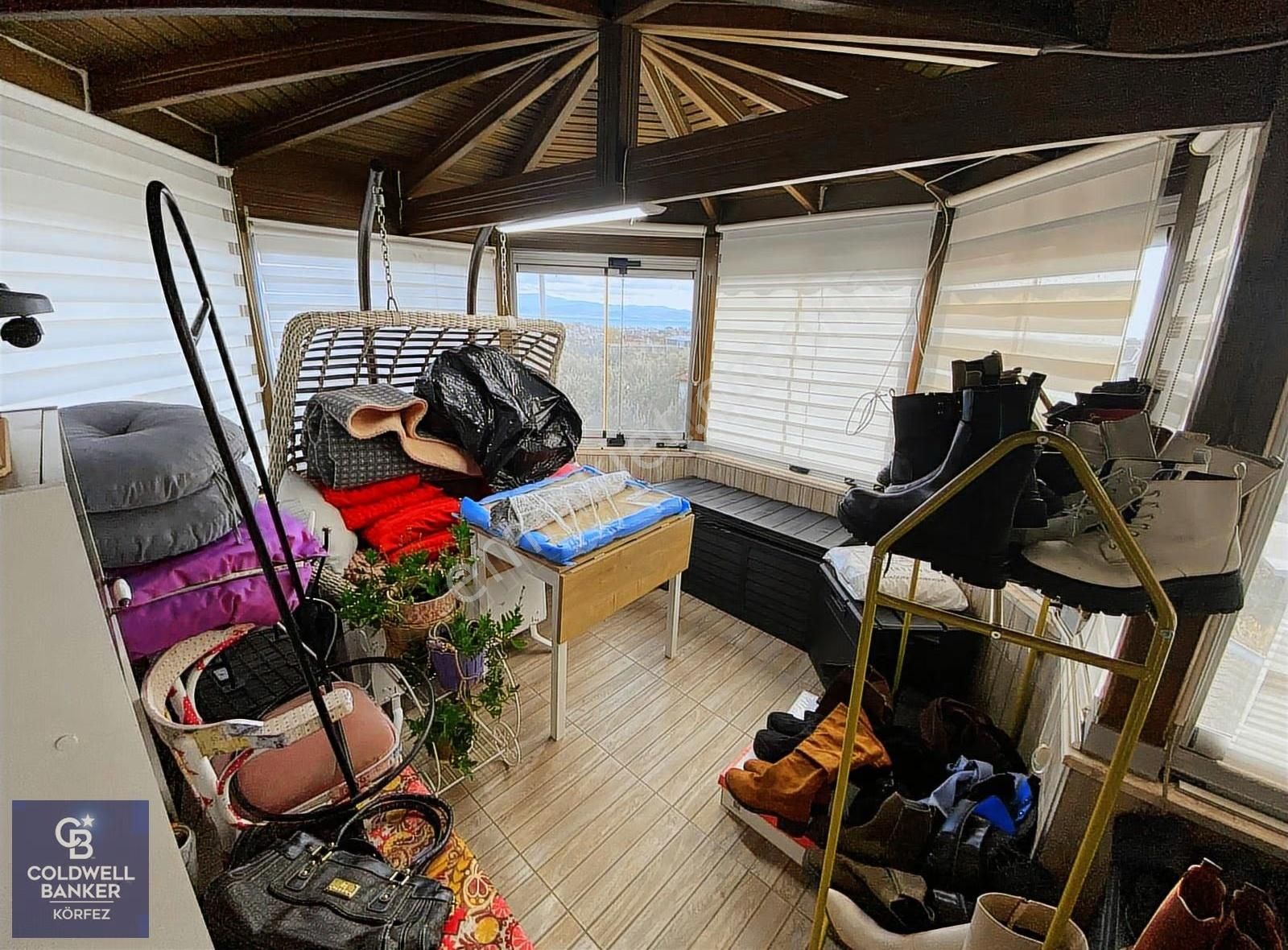Havacılar Mevkiinde Havuzlu Sitede 5+1 Triplex Villa - Görsel 3