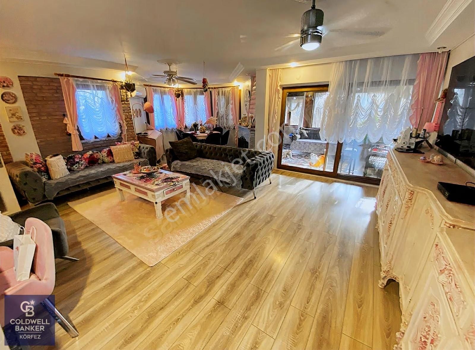 Havacılar Mevkiinde Havuzlu Sitede 5+1 Triplex Villa - Görsel 25