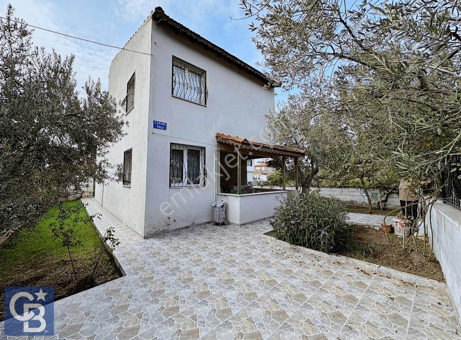 Şakran'da 5+1 Satılık Geniş Ferah Triplex Villa