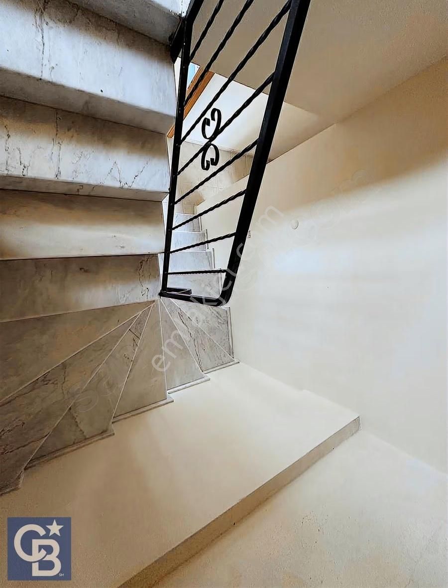 Şakran'da 5+1 Satılık Geniş Ferah Triplex Villa - Görsel 24