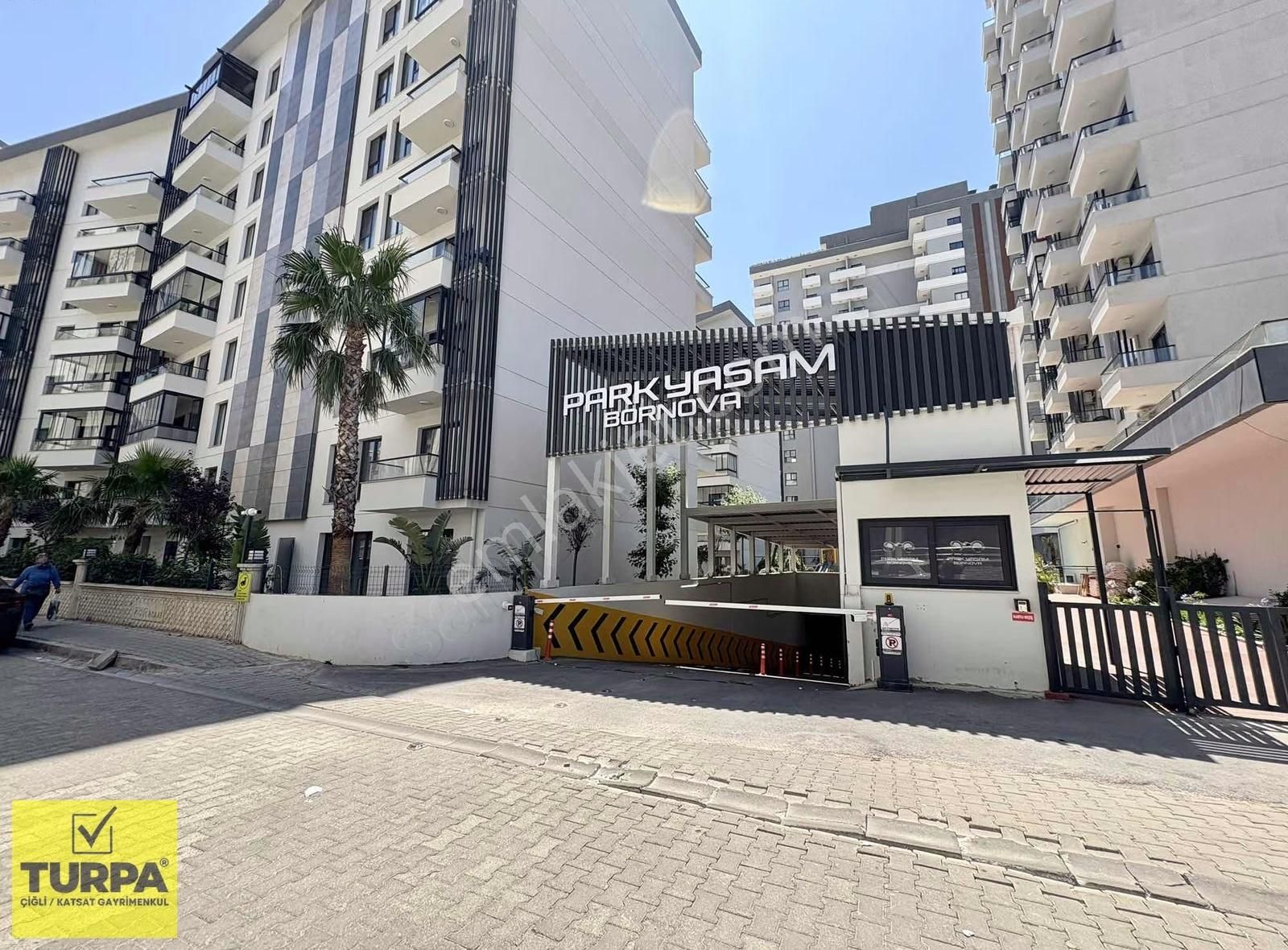 Bornova Parkyaşam Sitesinde Özel Konumlu 1+1 Kiralık Daire - Görsel 13