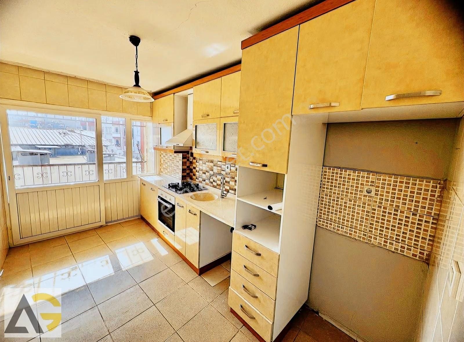 Auradan Mersin Akdeniz Çankaya Mahallesinde Kiralık 3+1 Daire - Görsel 5