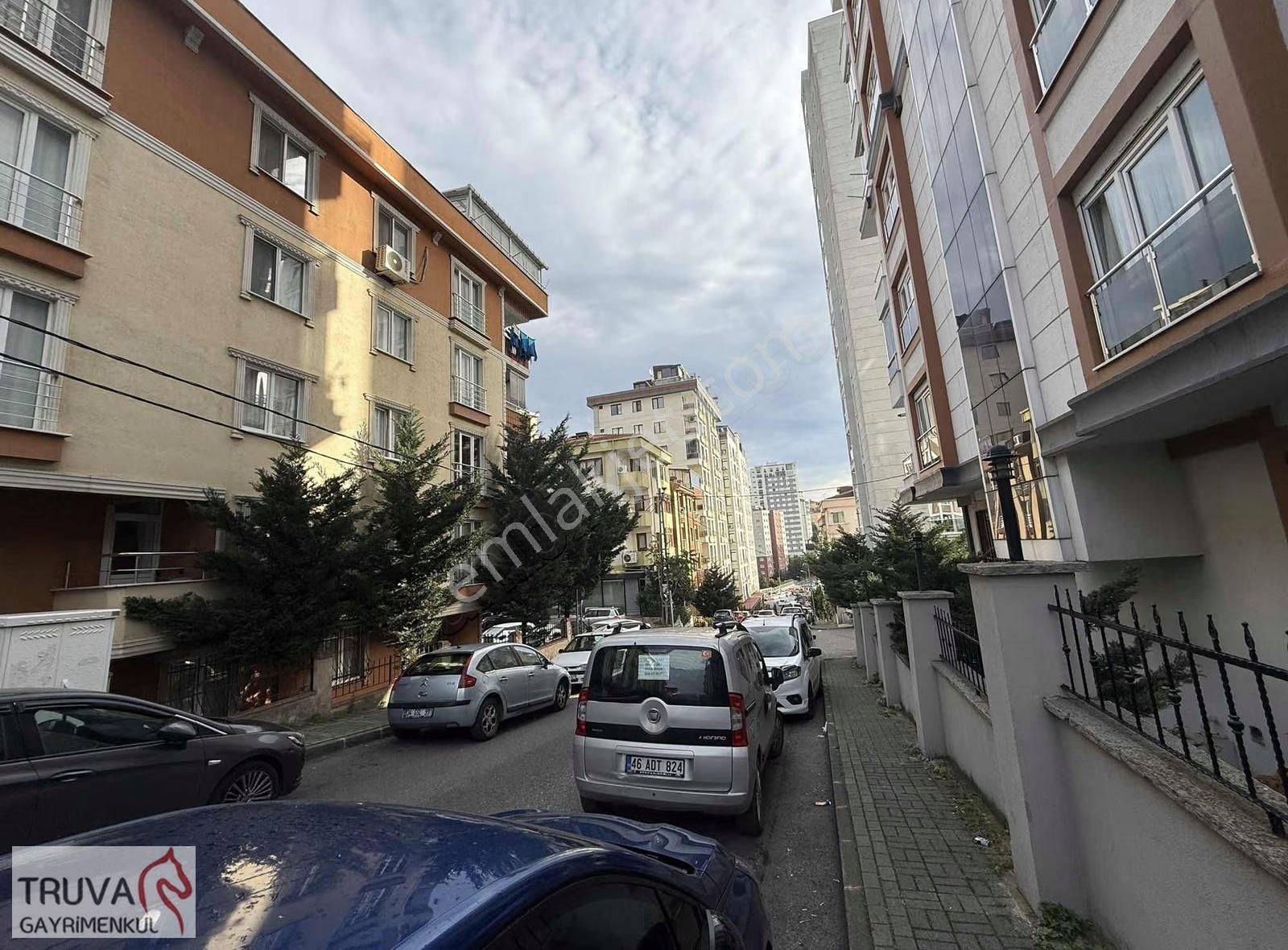 Ümraniye Çamlık Mah Asansörlü Balkonlu 2+1 Satılık Daire - Görsel 3