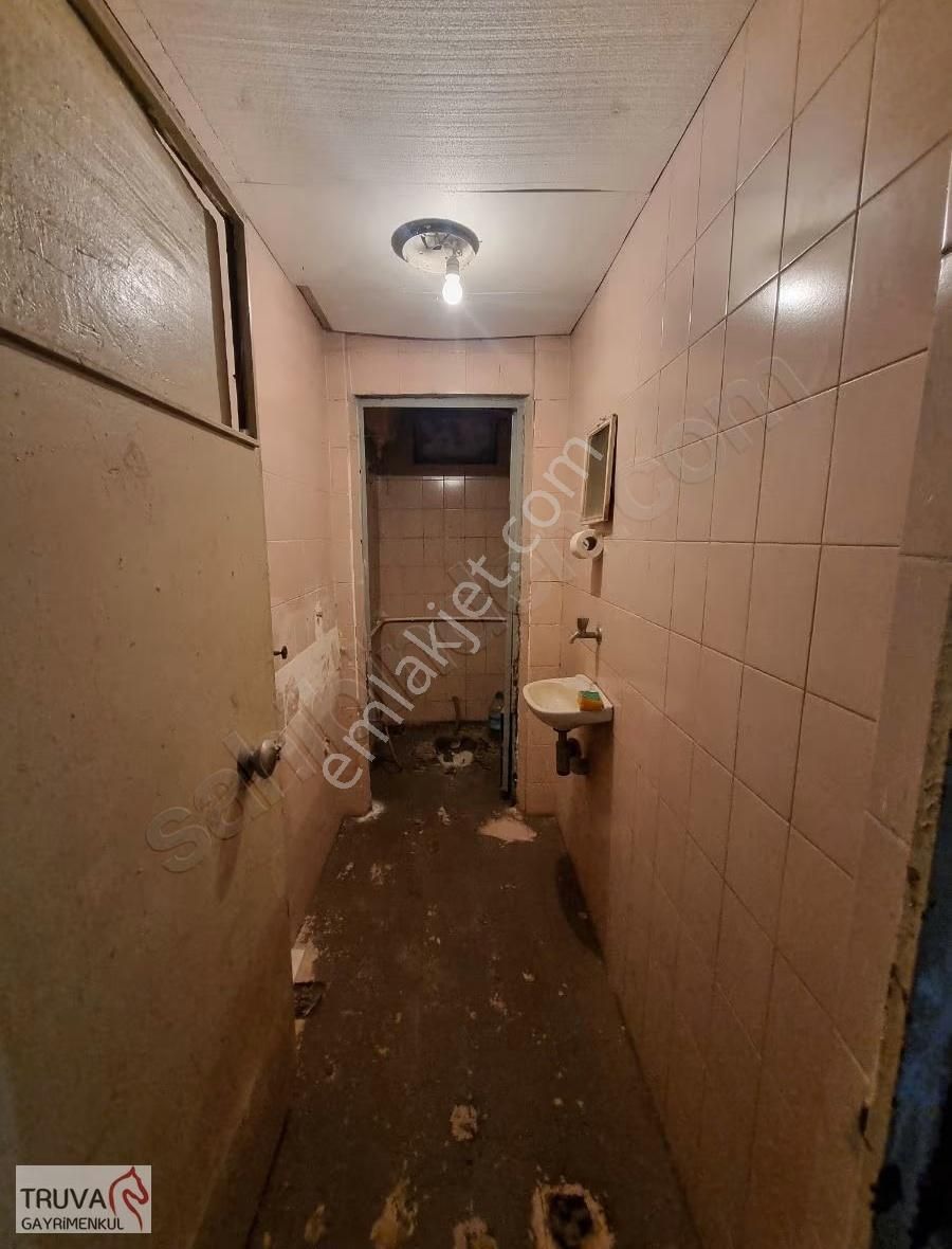 Truva Gayrimenkul Den 90m2 Kapalı 300 M2 Açık Alan Cadde Üstü - Görsel 24