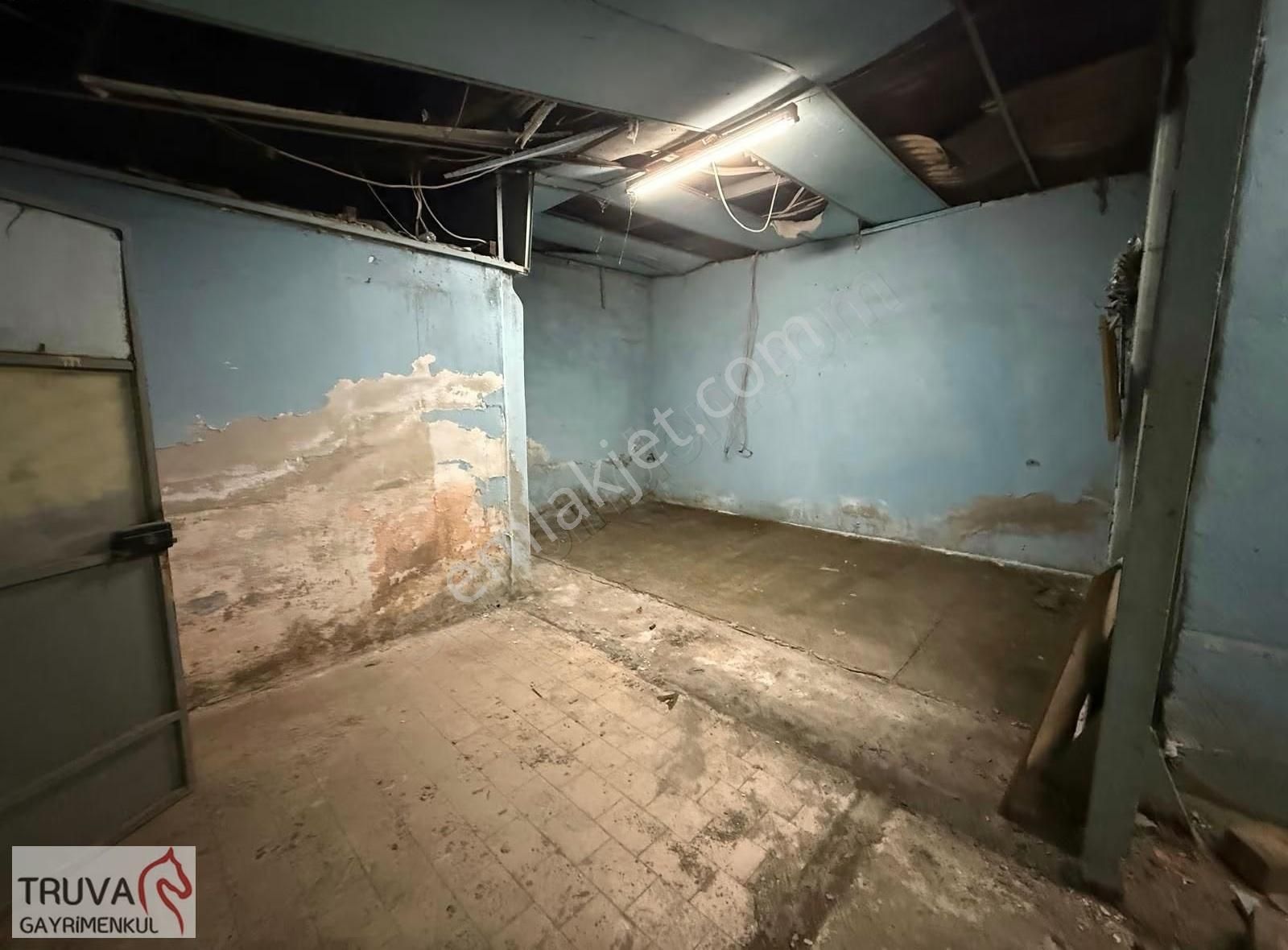 Truva Gayrimenkul Den 90m2 Kapalı 300 M2 Açık Alan Cadde Üstü - Görsel 9