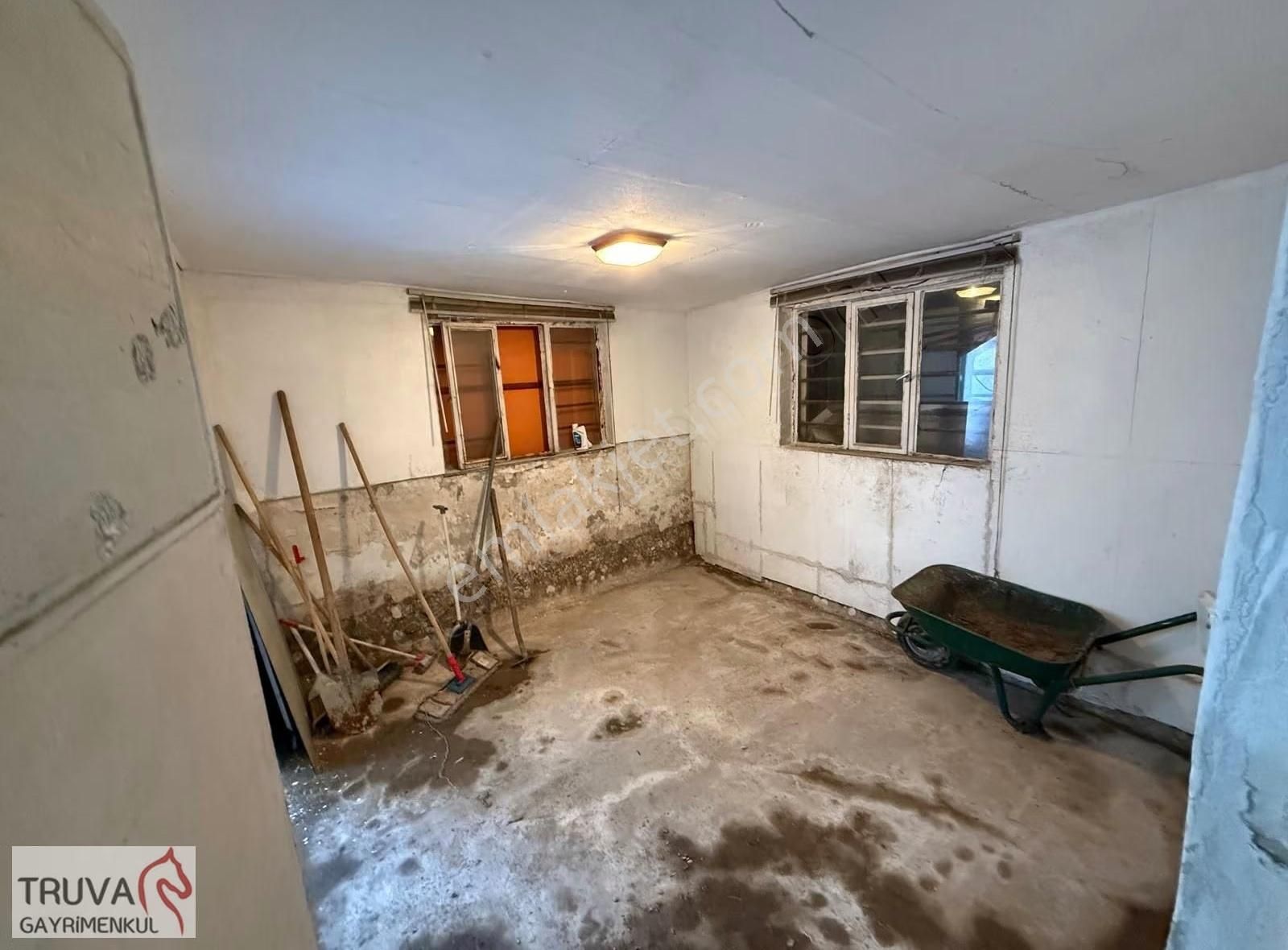 Truva Gayrimenkul Den 90m2 Kapalı 300 M2 Açık Alan Cadde Üstü - Görsel 16