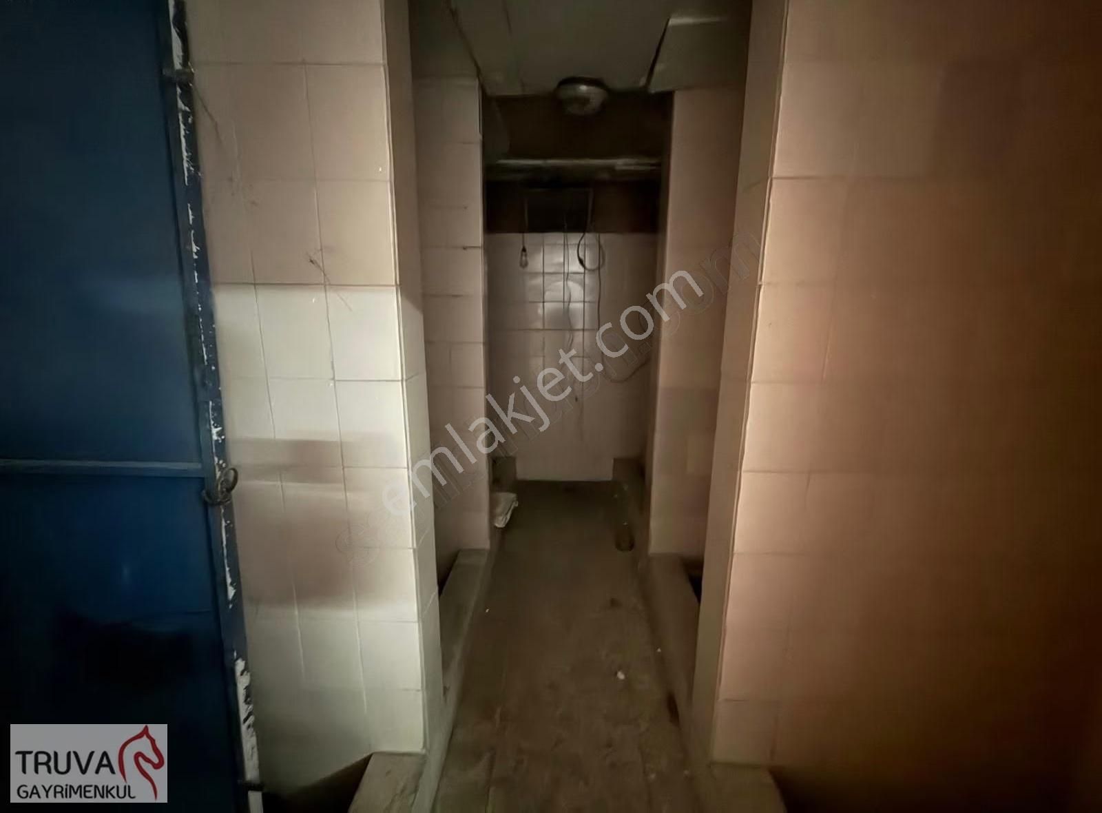 Truva Gayrimenkul Den 90m2 Kapalı 300 M2 Açık Alan Cadde Üstü - Görsel 23