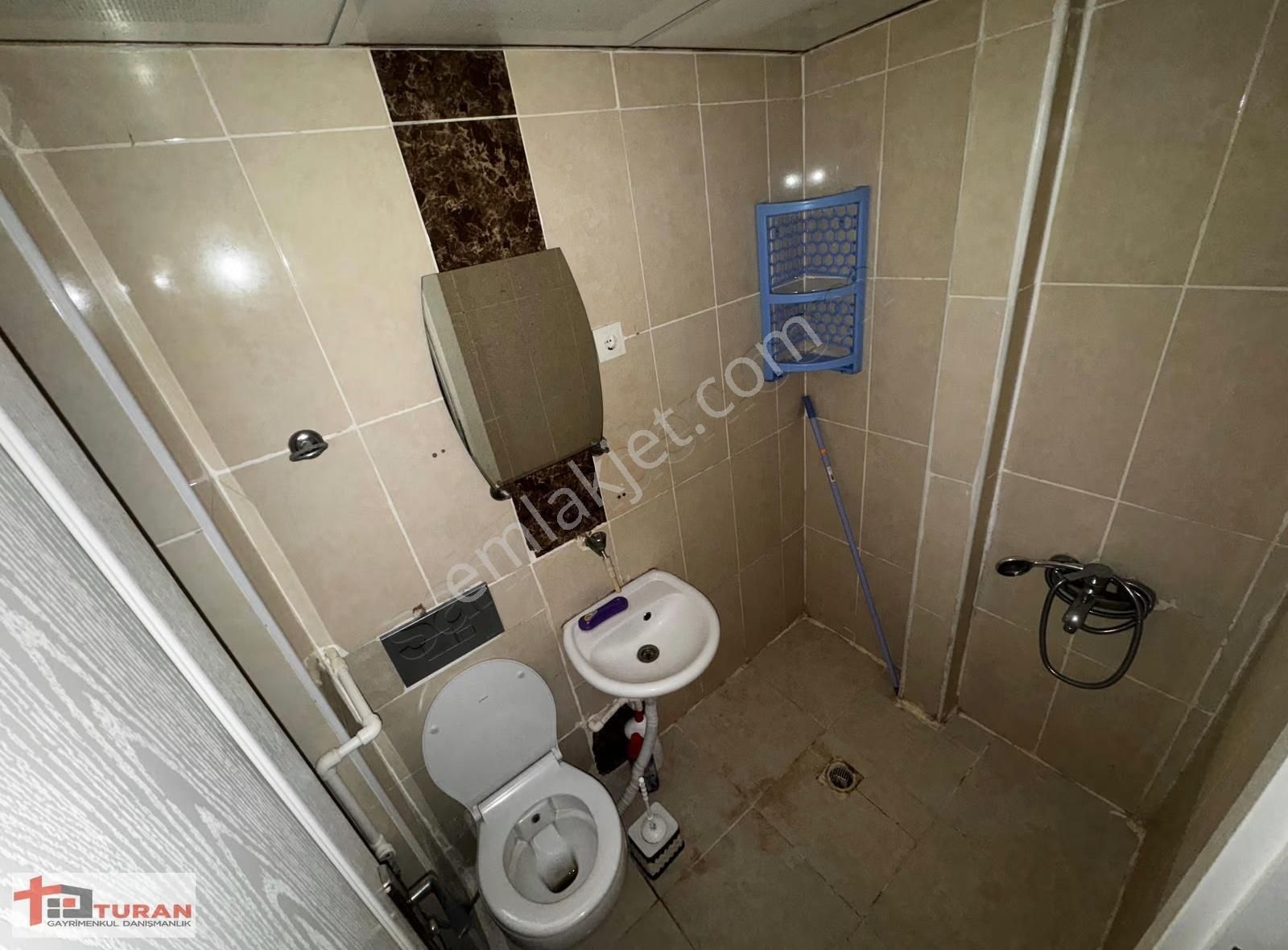 Teleferik Yakını Estergon Caddesi Üzeri 1+1 Kiralık** - Görsel 7