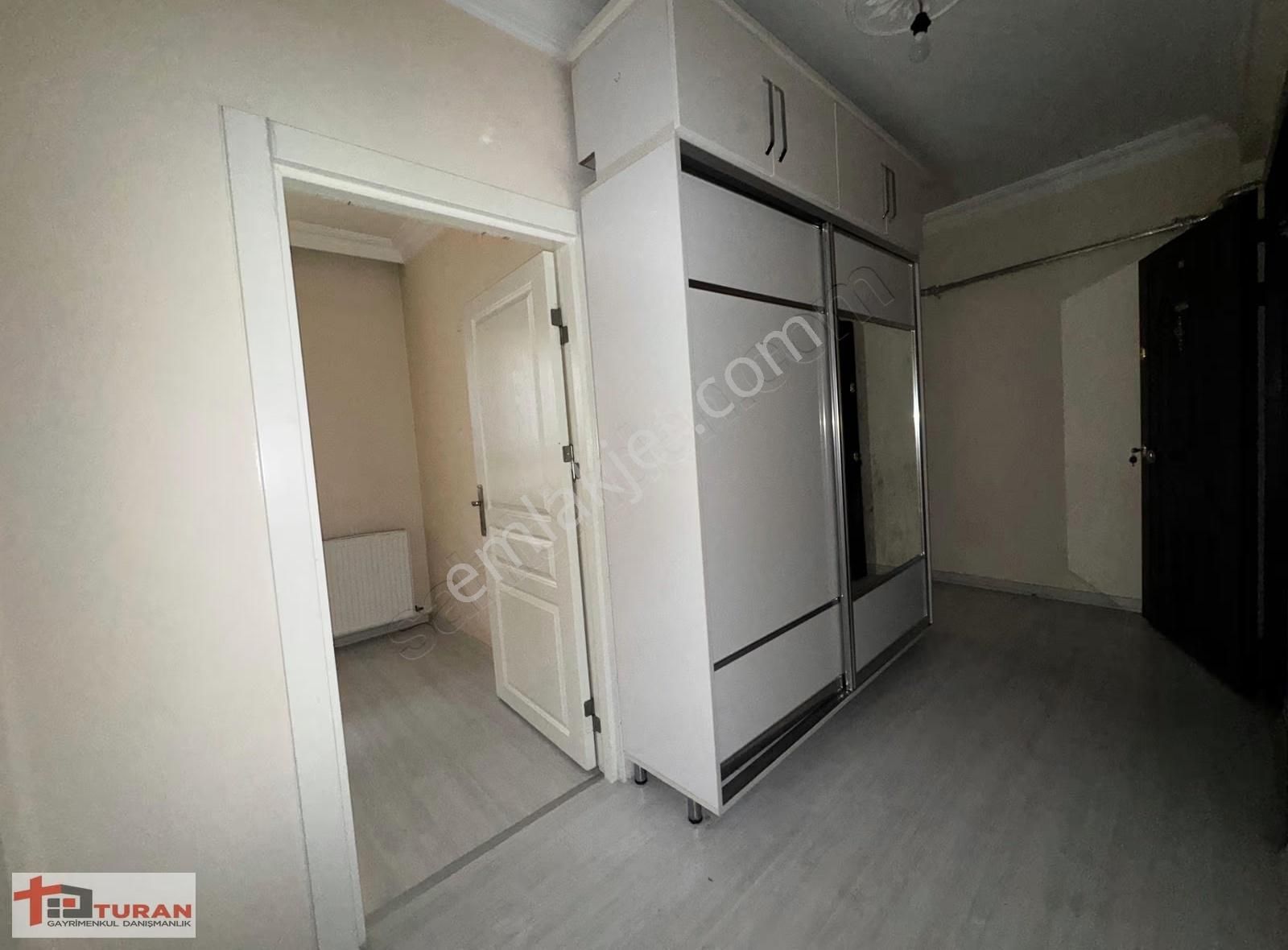 Teleferik Yakını Estergon Caddesi Üzeri 1+1 Kiralık** - Görsel 14