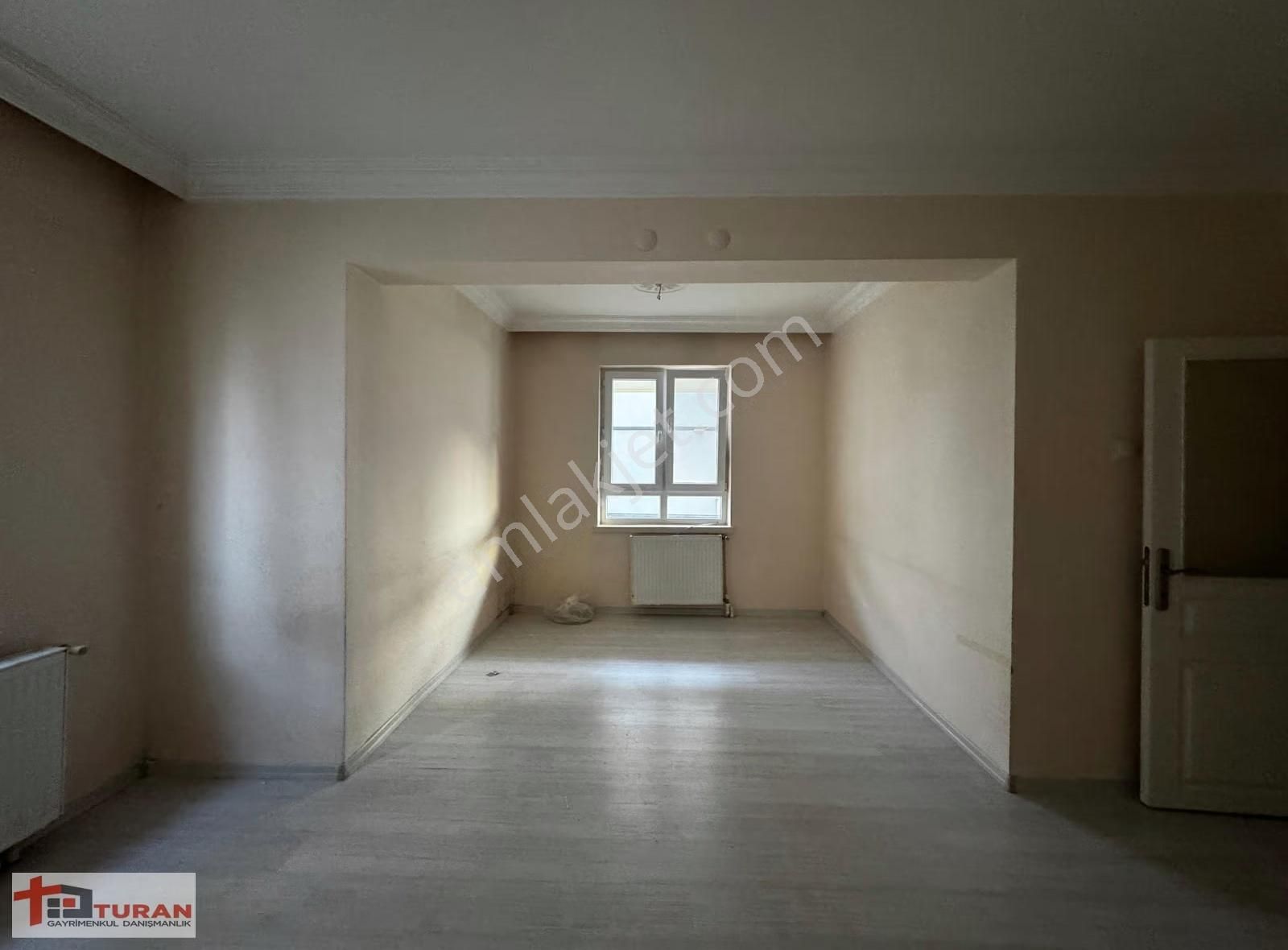 Teleferik Yakını Estergon Caddesi Üzeri 1+1 Kiralık** - Görsel 8