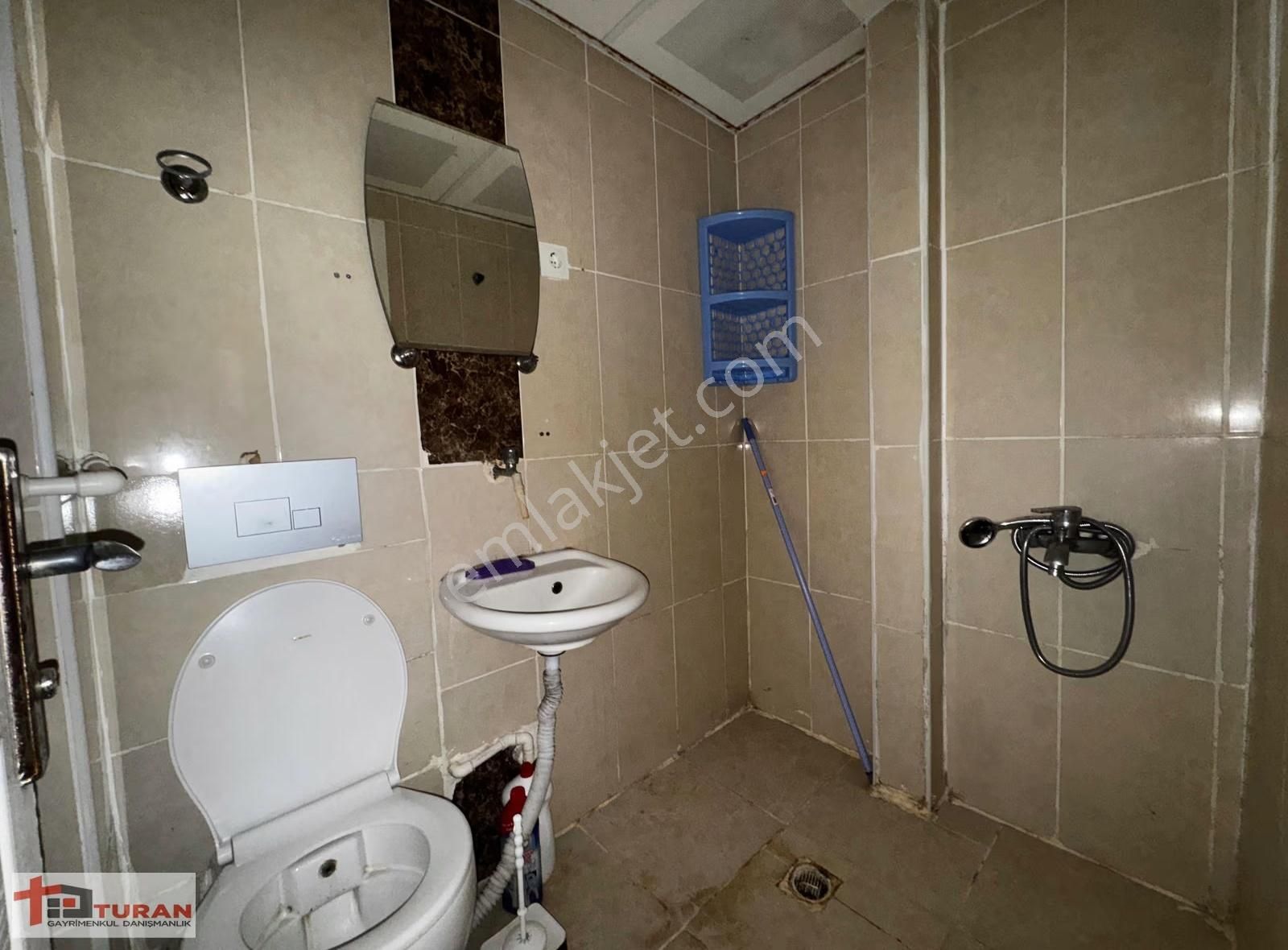 Teleferik Yakını Estergon Caddesi Üzeri 1+1 Kiralık** - Görsel 16