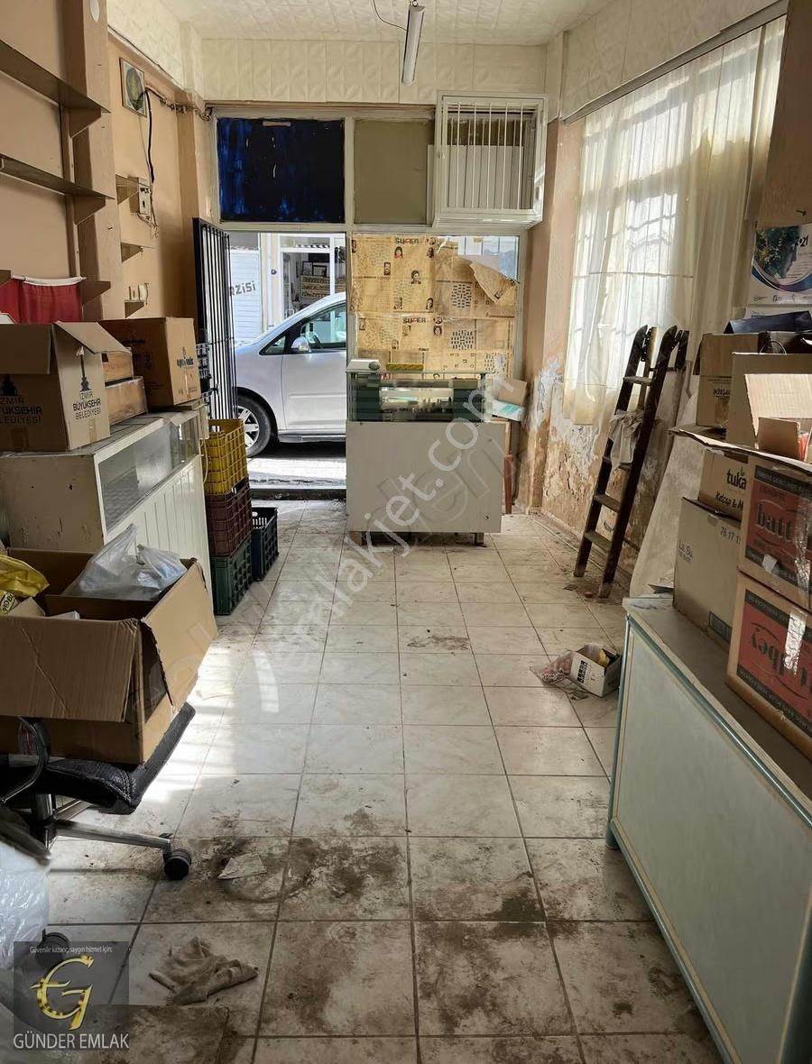 Aliağa Merkezde İstiklal Caddesinde Satılık Dükkan - Görsel 9