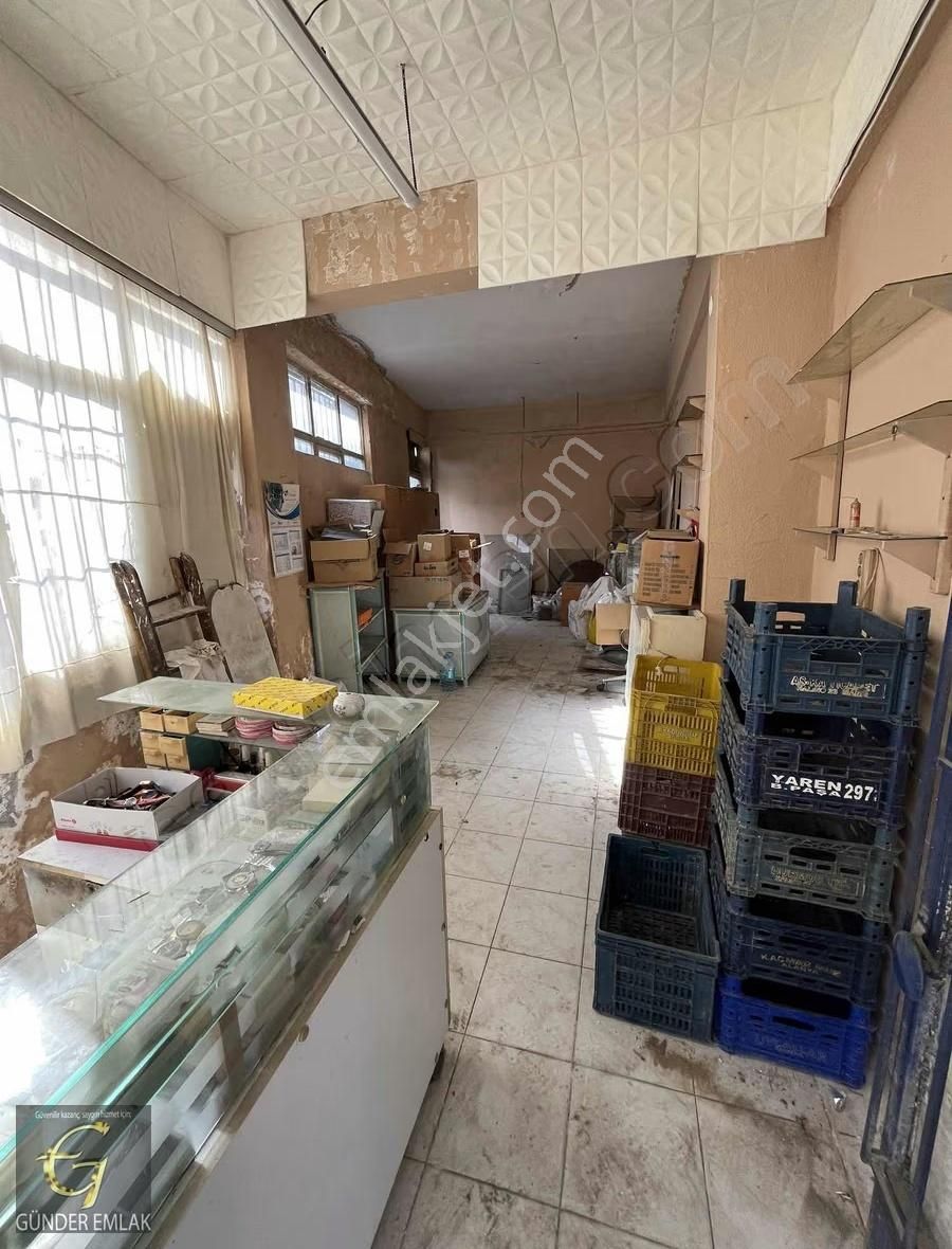Aliağa Merkezde İstiklal Caddesinde Satılık Dükkan - Görsel 4