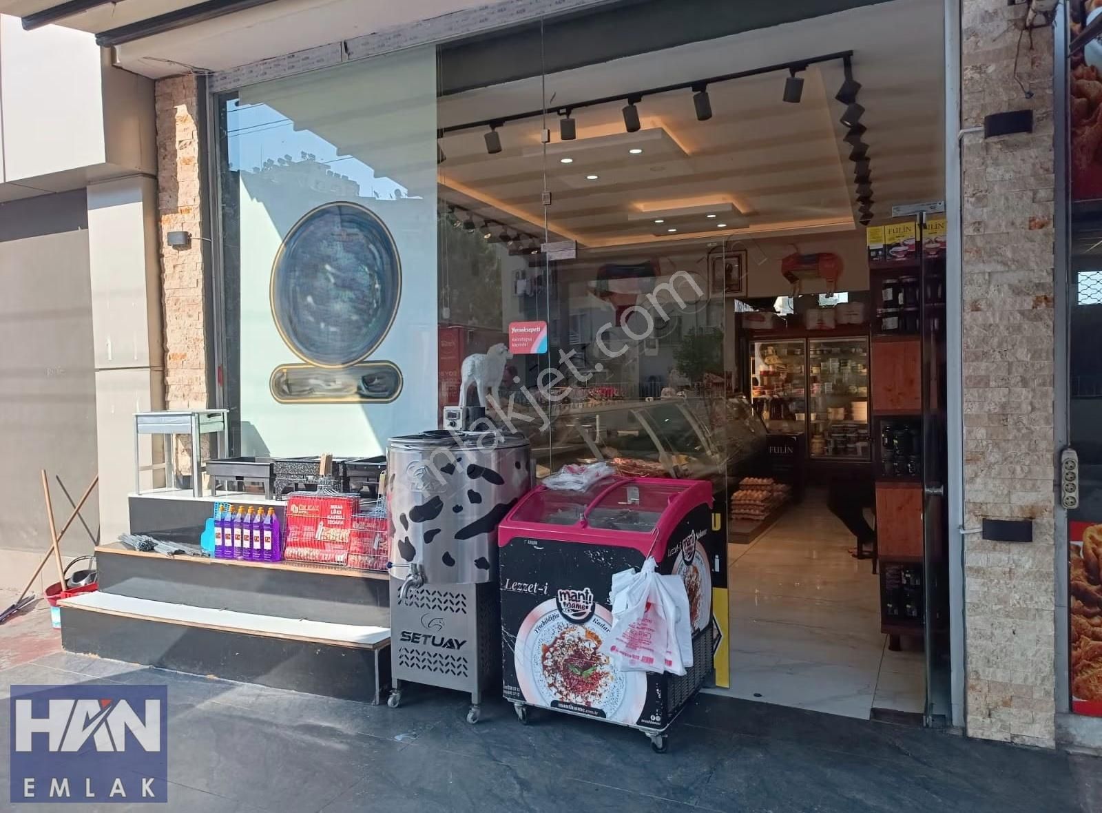 Mezitli'nin En İşlek Caddesinde Geniş Müşteri Portföylü Dükkan